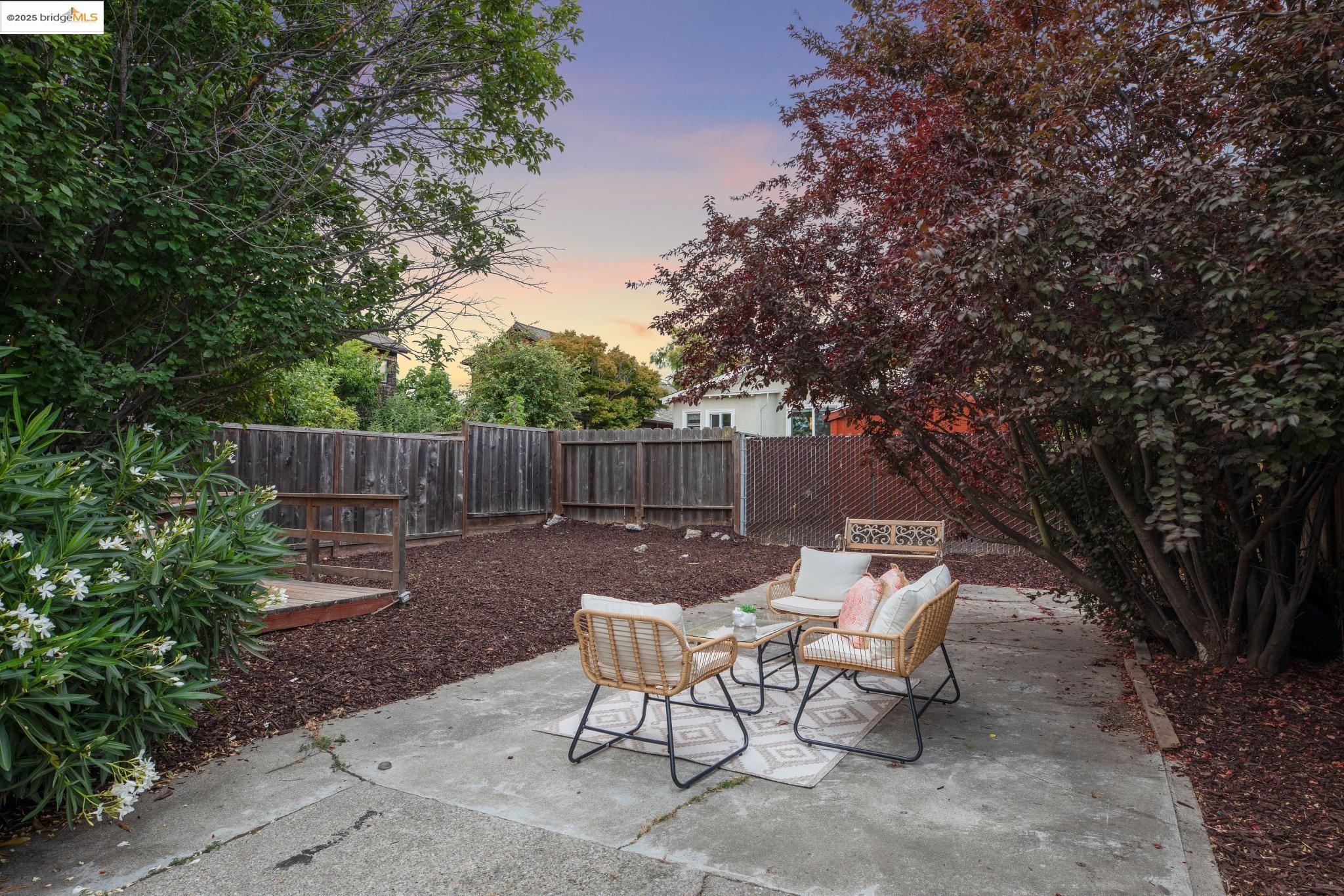 Detail Gallery Image 30 of 42 For 1339 Kains Ave, Berkeley,  CA 94702 - 3 Beds | 1 Baths
