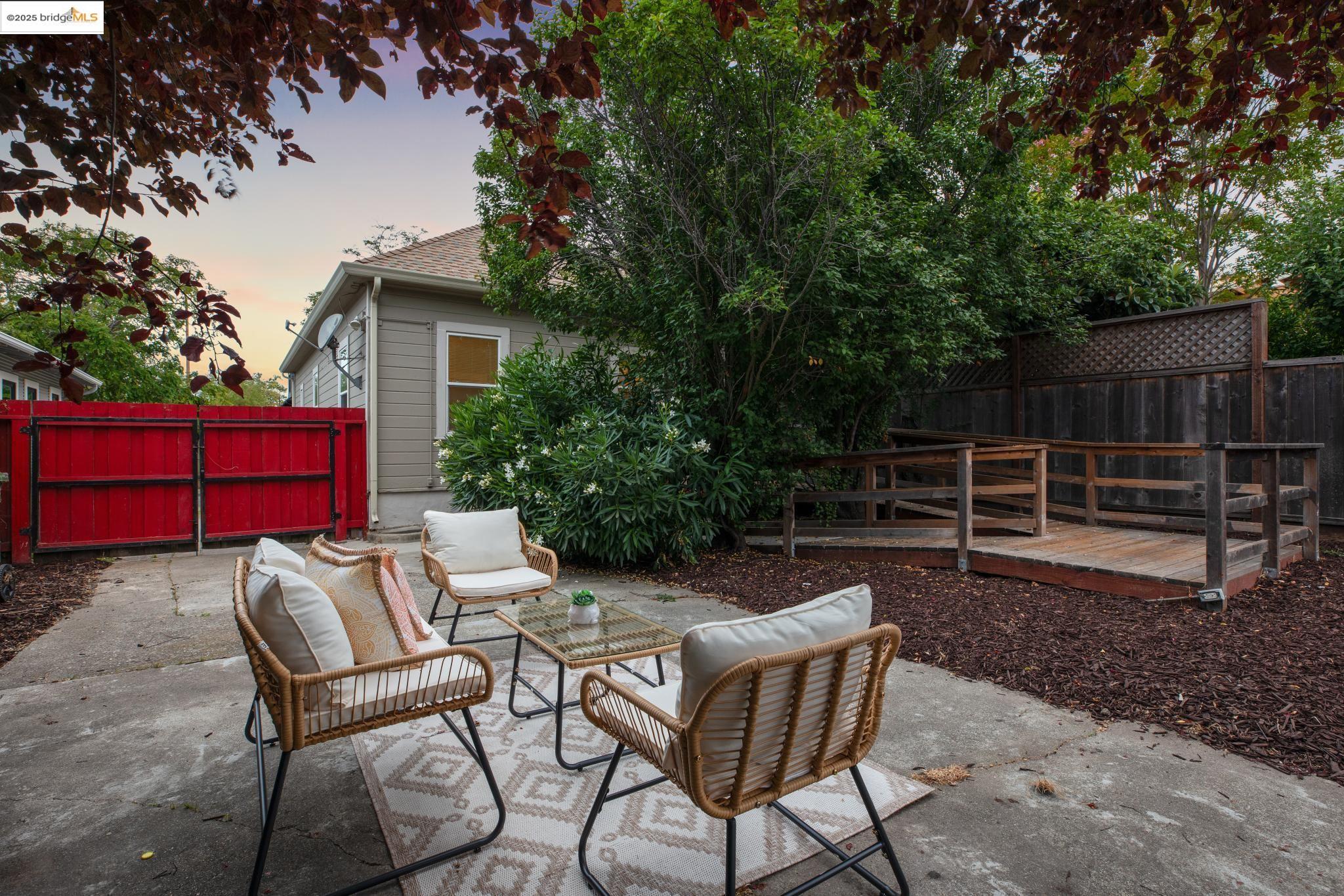 Detail Gallery Image 32 of 42 For 1339 Kains Ave, Berkeley,  CA 94702 - 3 Beds | 1 Baths