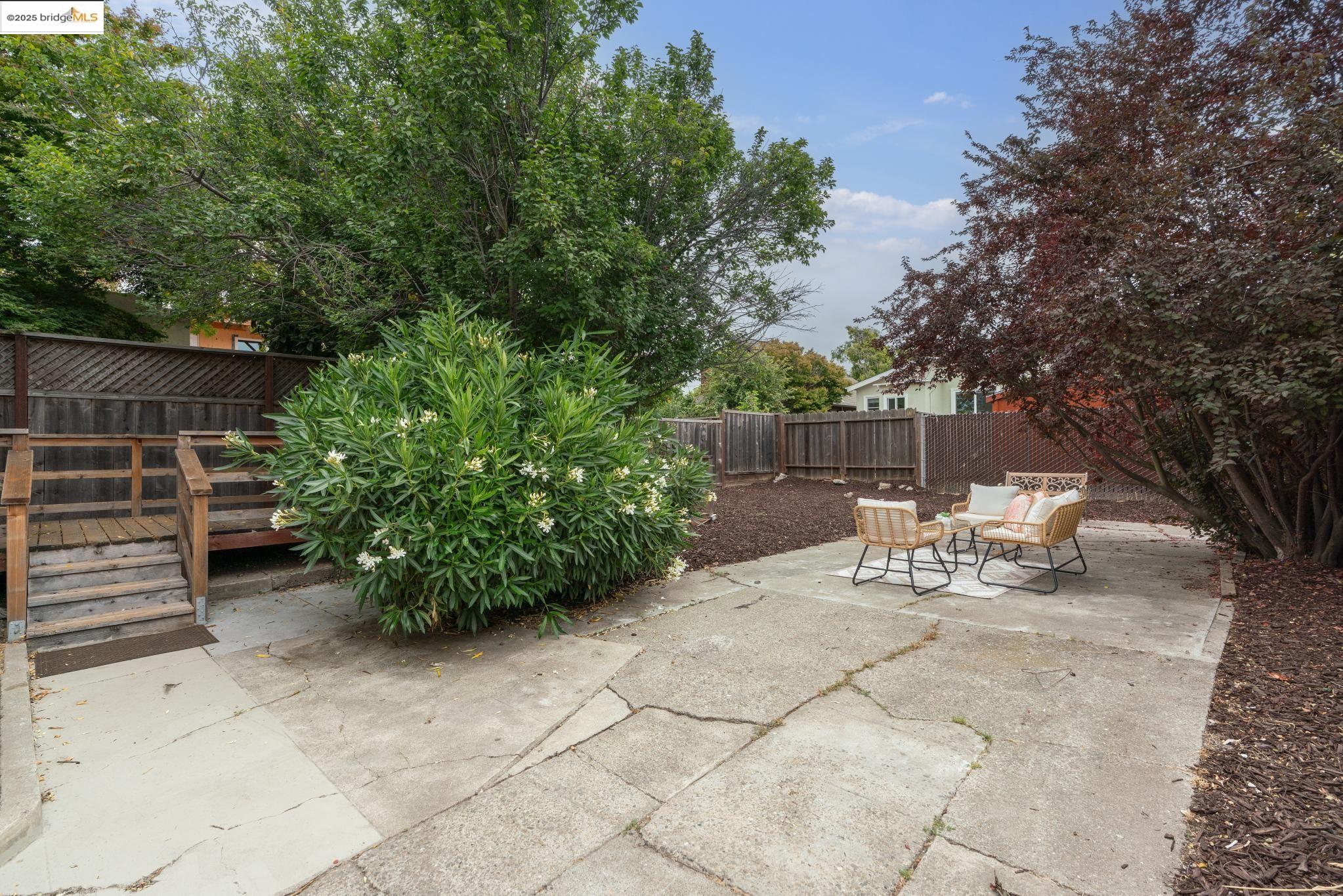 Detail Gallery Image 33 of 42 For 1339 Kains Ave, Berkeley,  CA 94702 - 3 Beds | 1 Baths