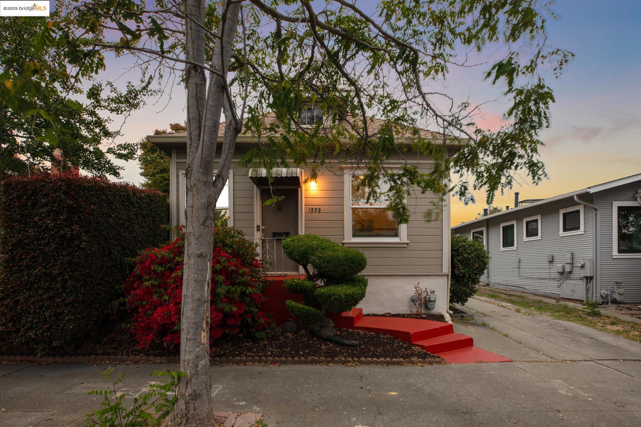 Detail Gallery Image 39 of 42 For 1339 Kains Ave, Berkeley,  CA 94702 - 3 Beds | 1 Baths