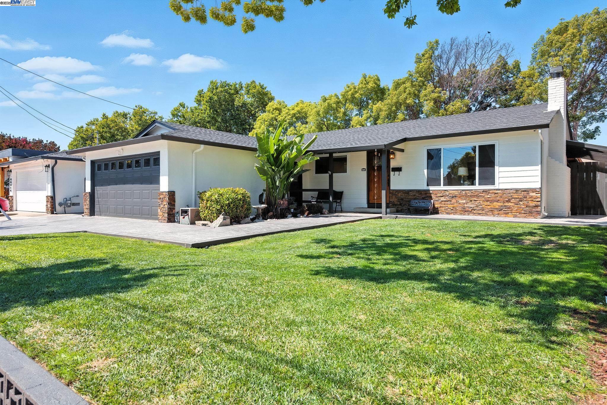 Detail Gallery Image 2 of 60 For 35794 Vinewood St, Newark,  CA 94560 - 4 Beds | 2 Baths