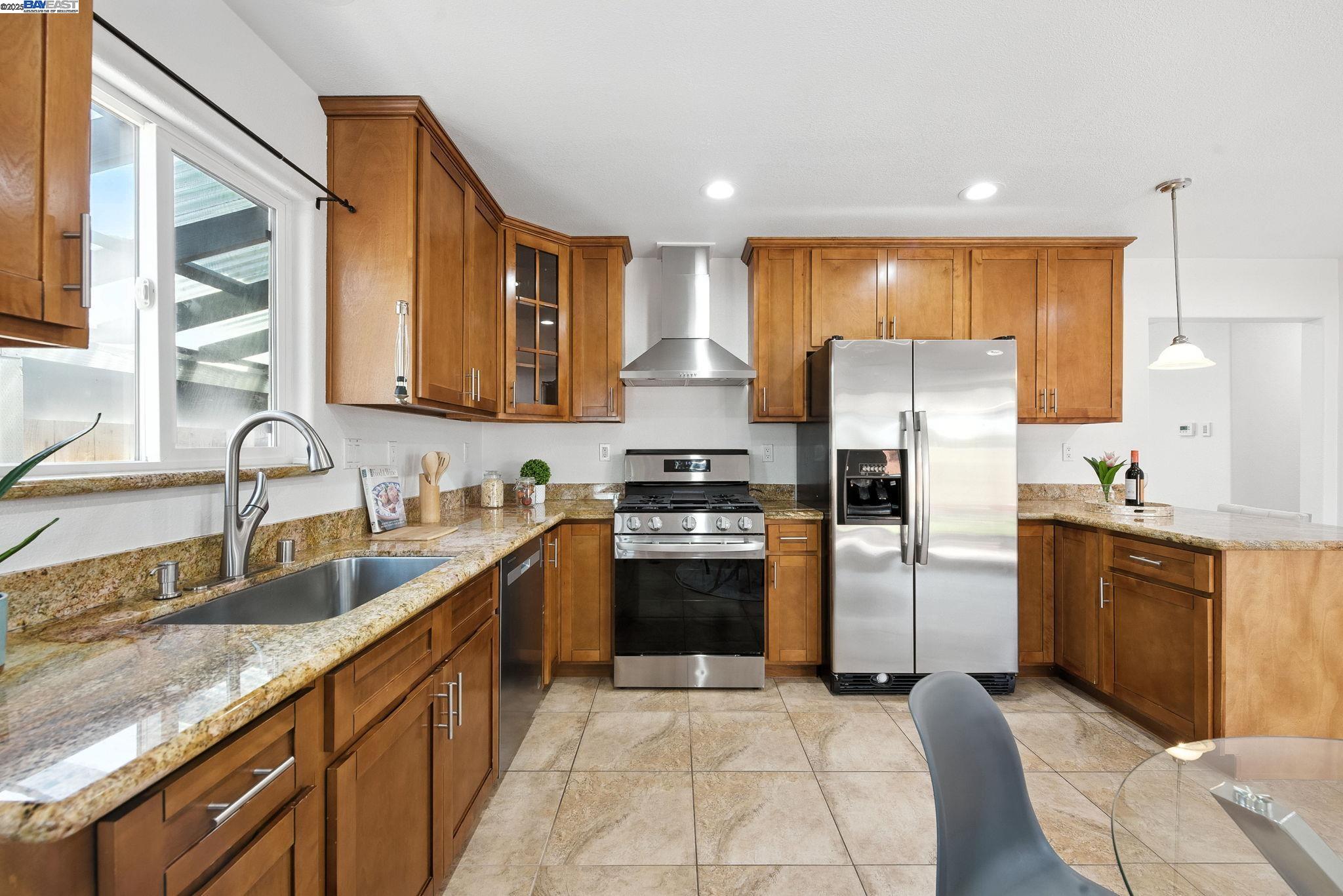 Detail Gallery Image 14 of 60 For 35794 Vinewood St, Newark,  CA 94560 - 4 Beds | 2 Baths
