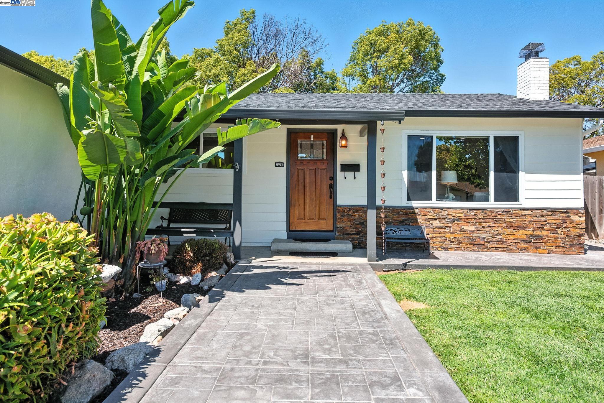 Detail Gallery Image 5 of 60 For 35794 Vinewood St, Newark,  CA 94560 - 4 Beds | 2 Baths