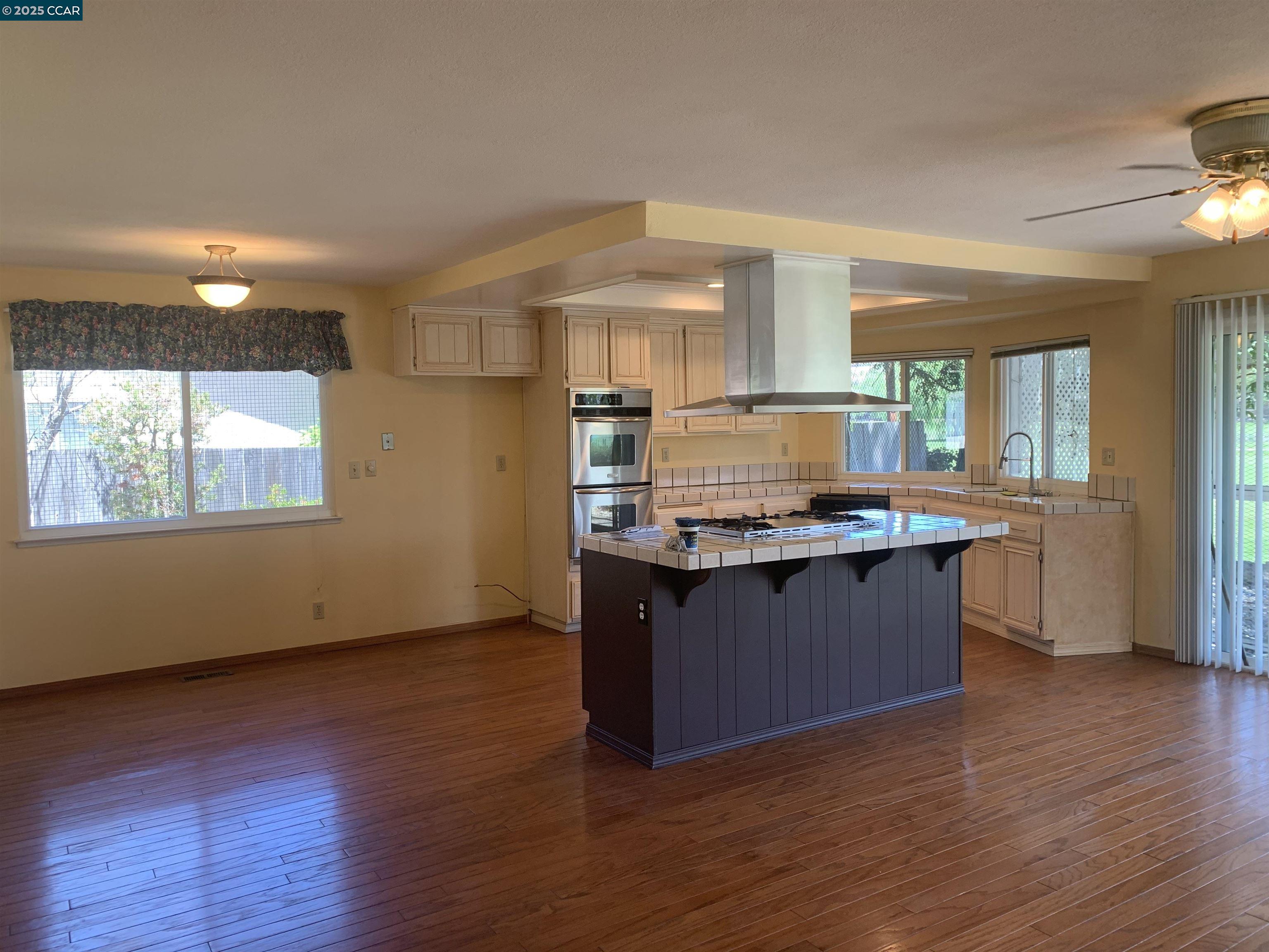 Detail Gallery Image 10 of 17 For 9462 Thunderbird Pl, San Ramon,  CA 94583 - 4 Beds | 2 Baths