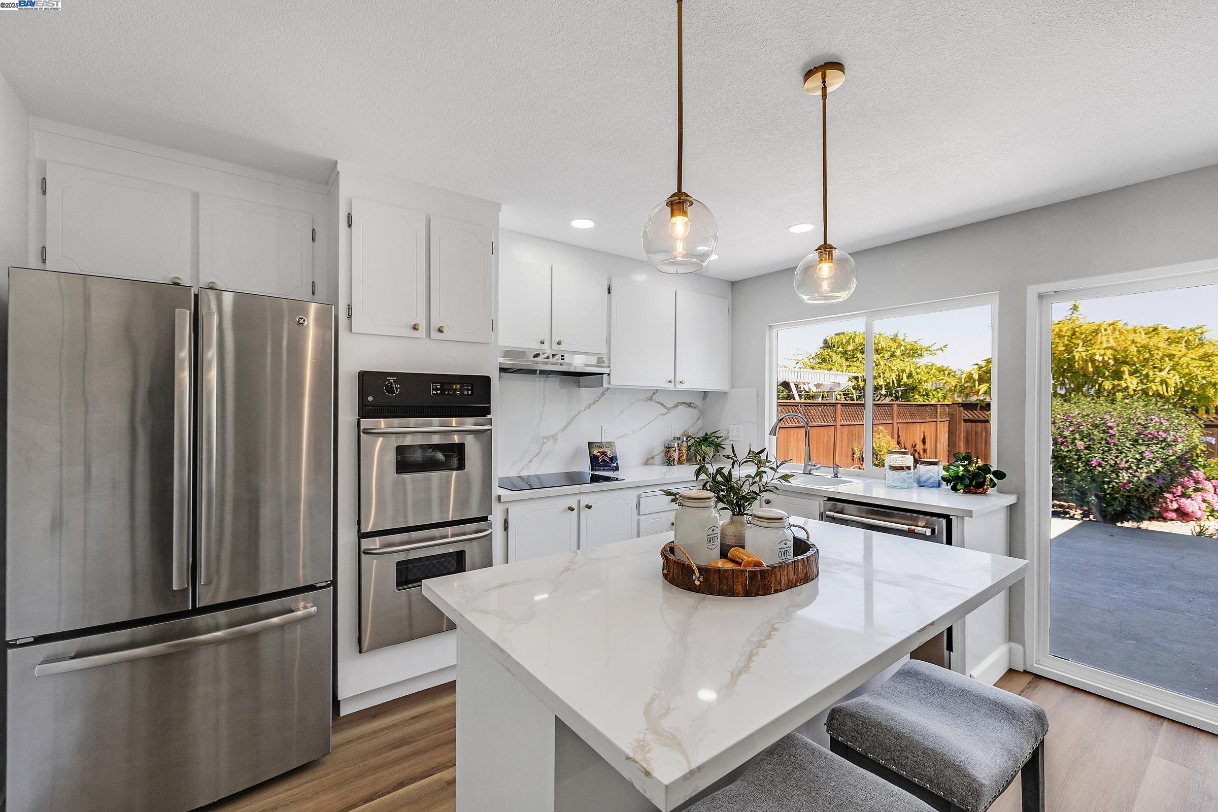 Detail Gallery Image 12 of 51 For 1942 Sherman Dr, Union City,  CA 94587 - 3 Beds | 2 Baths