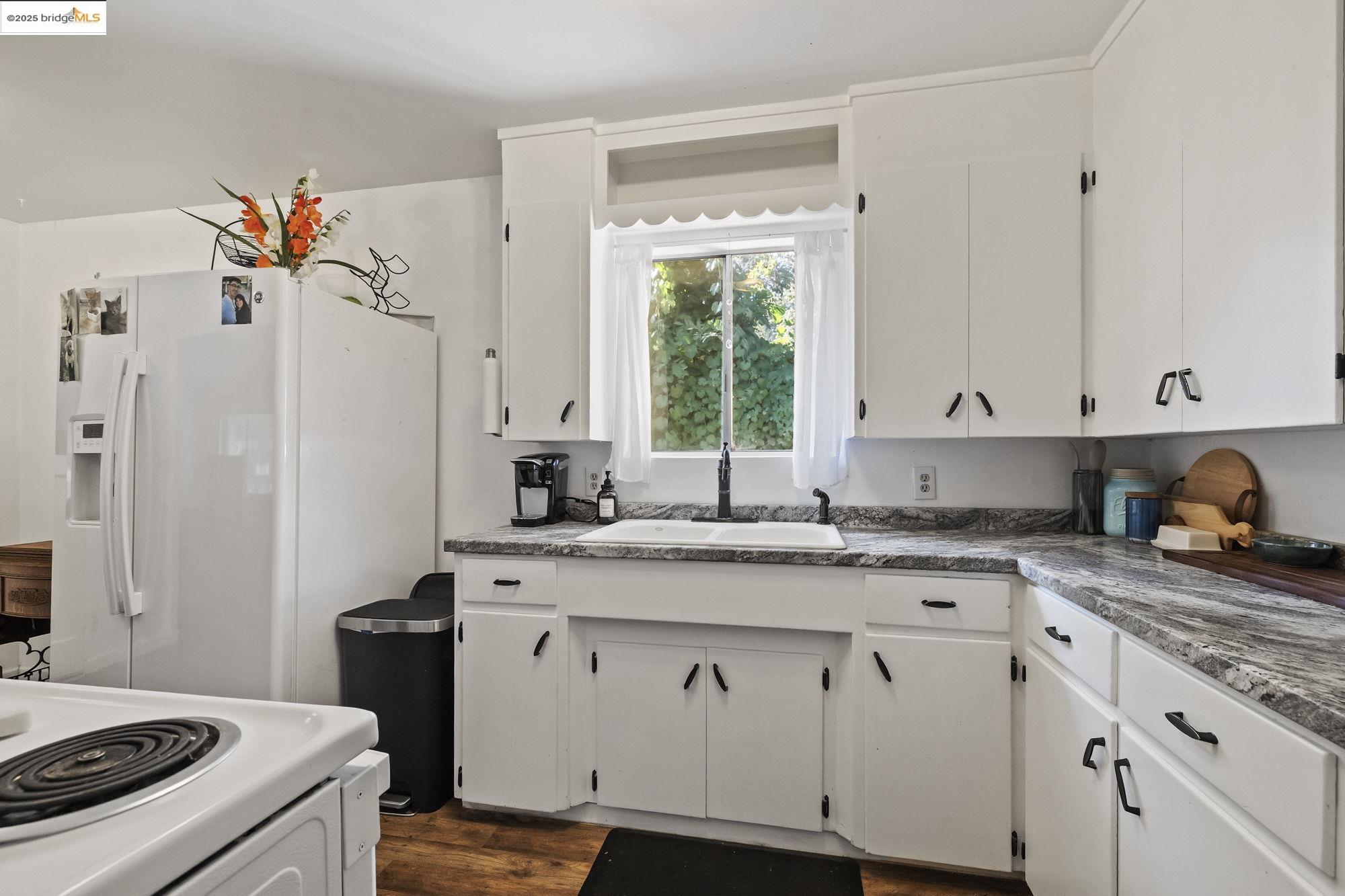 Detail Gallery Image 12 of 22 For 15518 Jenness Rd, Sonora,  CA 95370 - 2 Beds | 1 Baths