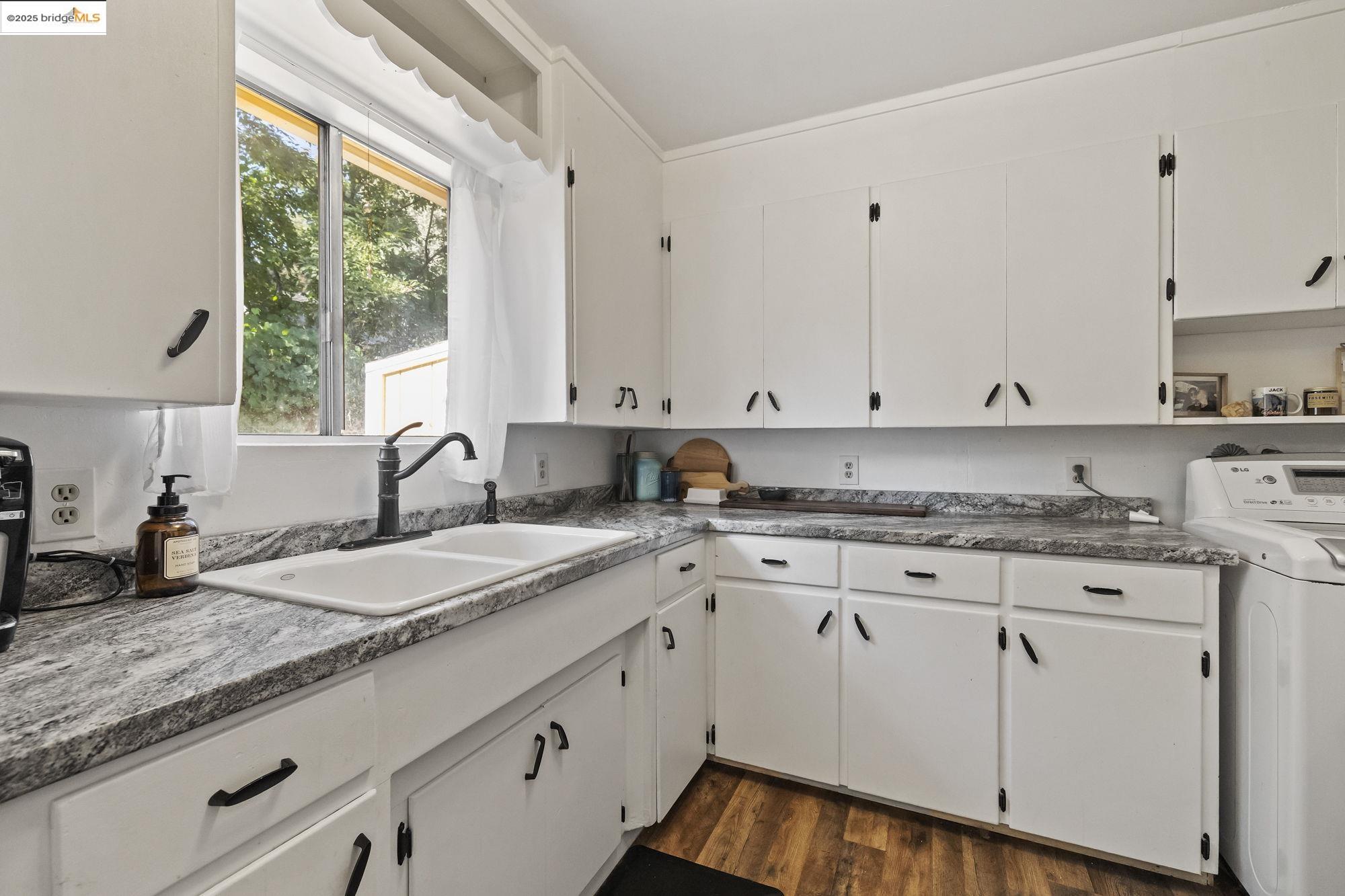 Detail Gallery Image 10 of 22 For 15518 Jenness Rd, Sonora,  CA 95370 - 2 Beds | 1 Baths