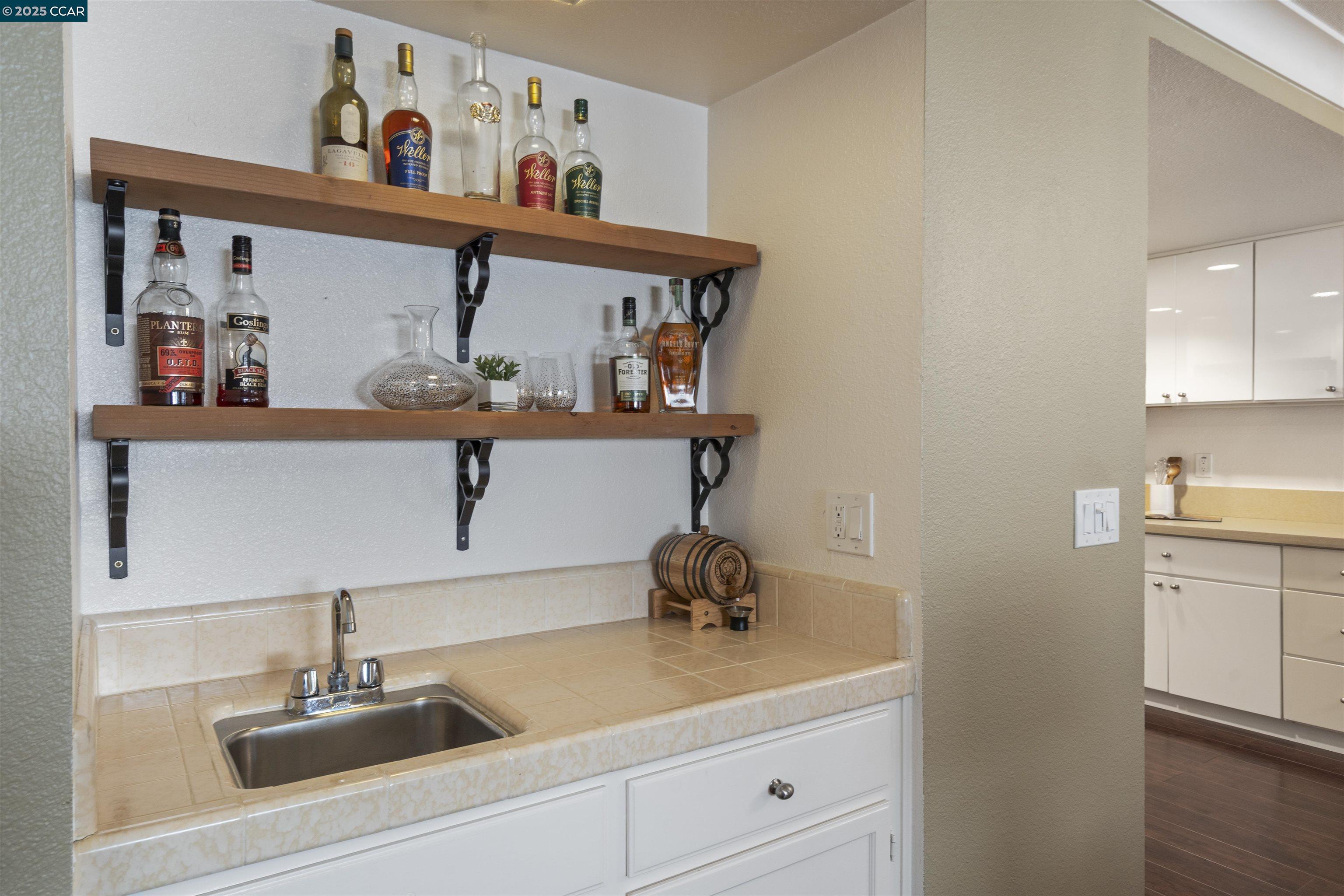 Photo #8: 41105159 Listing: Photo #8