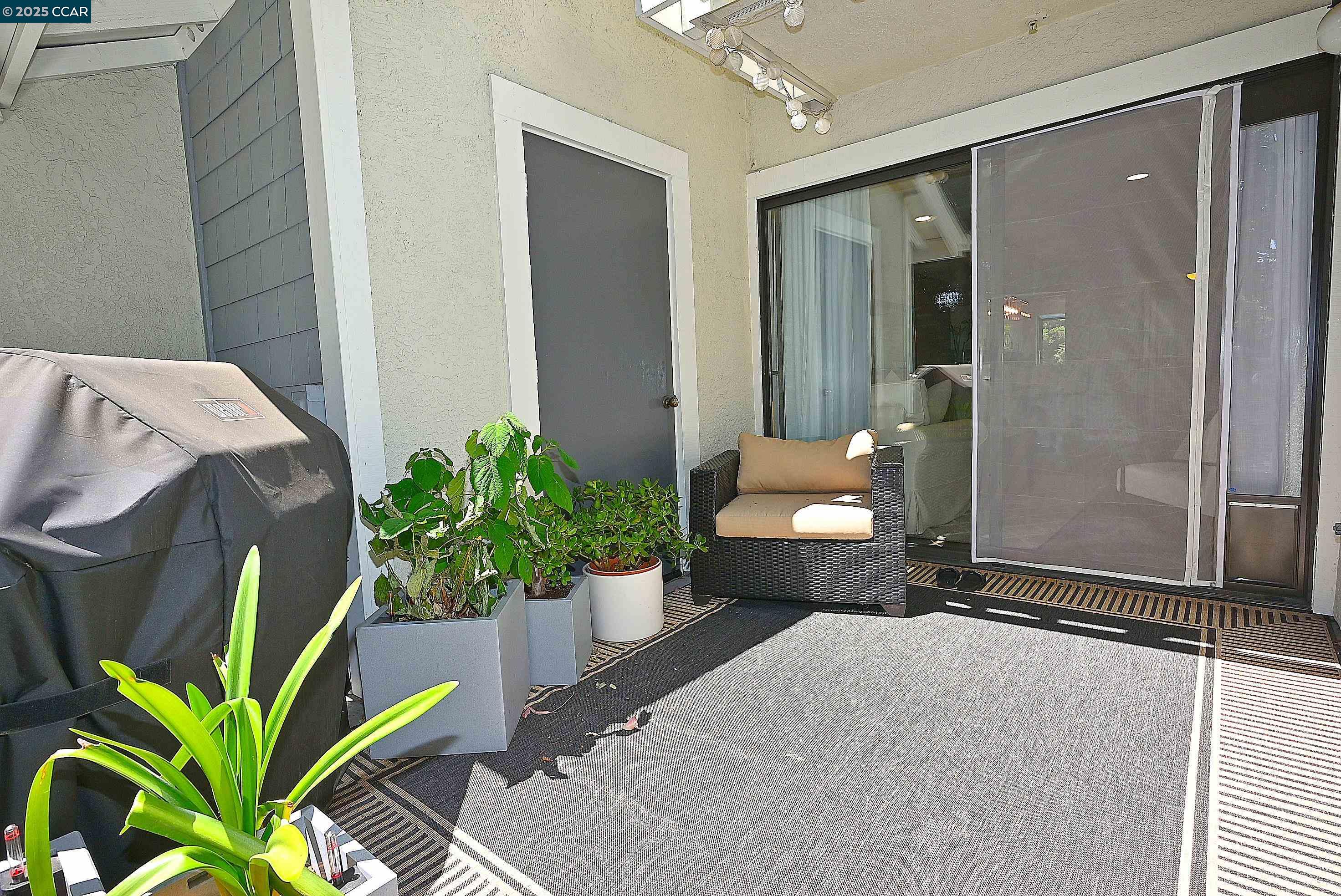 Detail Gallery Image 16 of 31 For 2574 Oak Road #202,  Walnut Creek,  CA 94597 - 2 Beds | 2/1 Baths