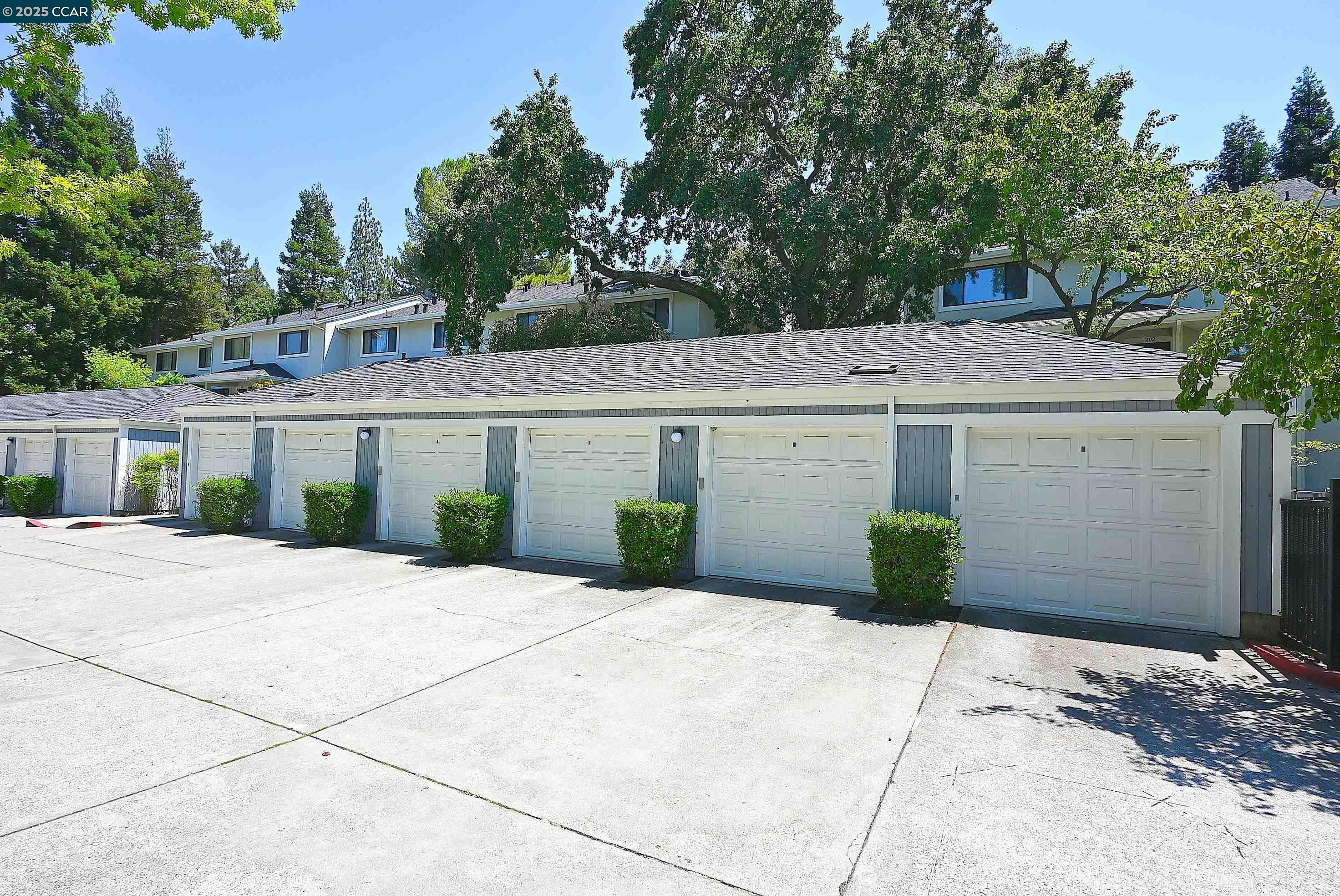 Detail Gallery Image 29 of 31 For 2574 Oak Road #202,  Walnut Creek,  CA 94597 - 2 Beds | 2/1 Baths