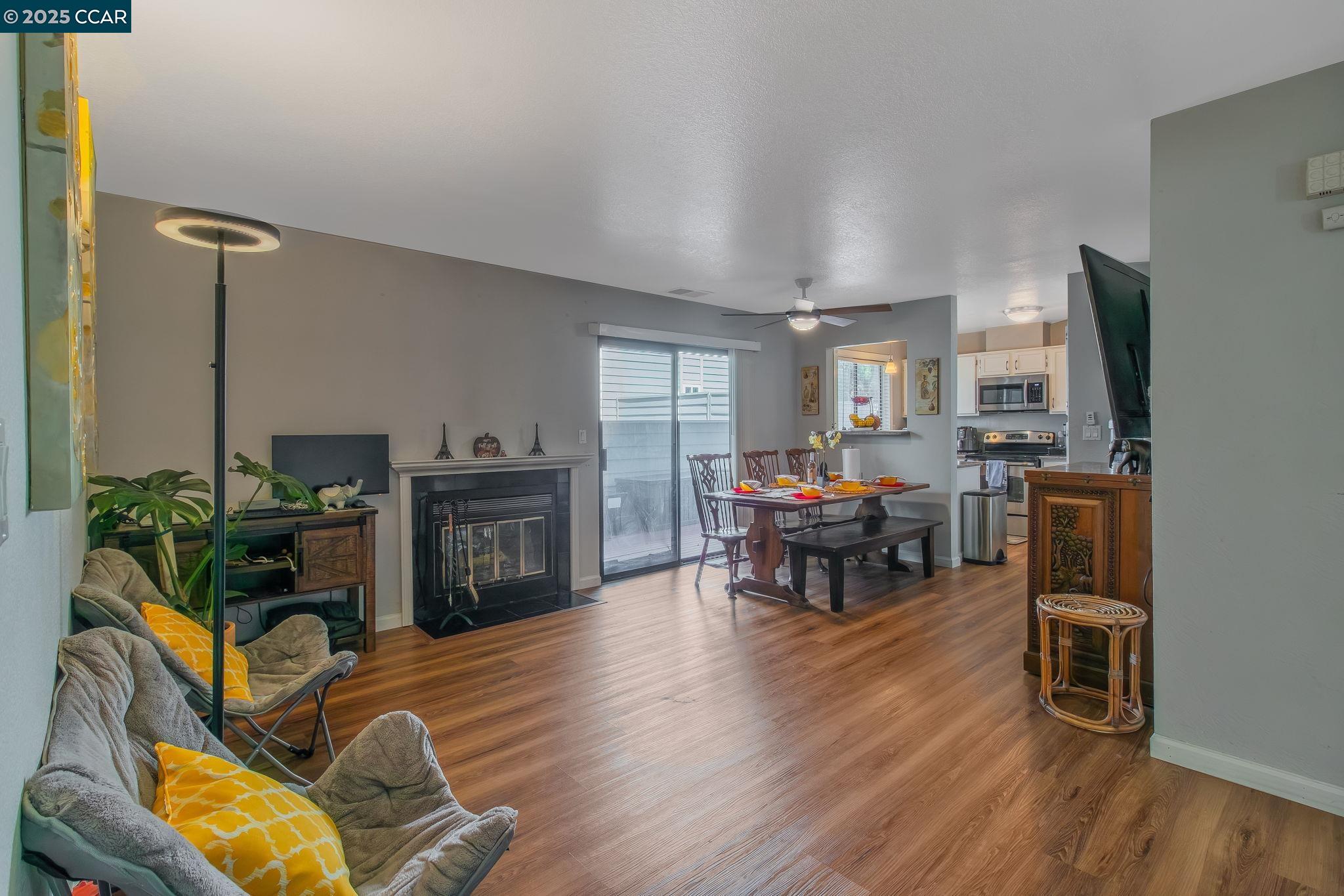 Detail Gallery Image 4 of 22 For 90 Elder Dr #C,  Pacheco,  CA 94553 - 2 Beds | 2 Baths