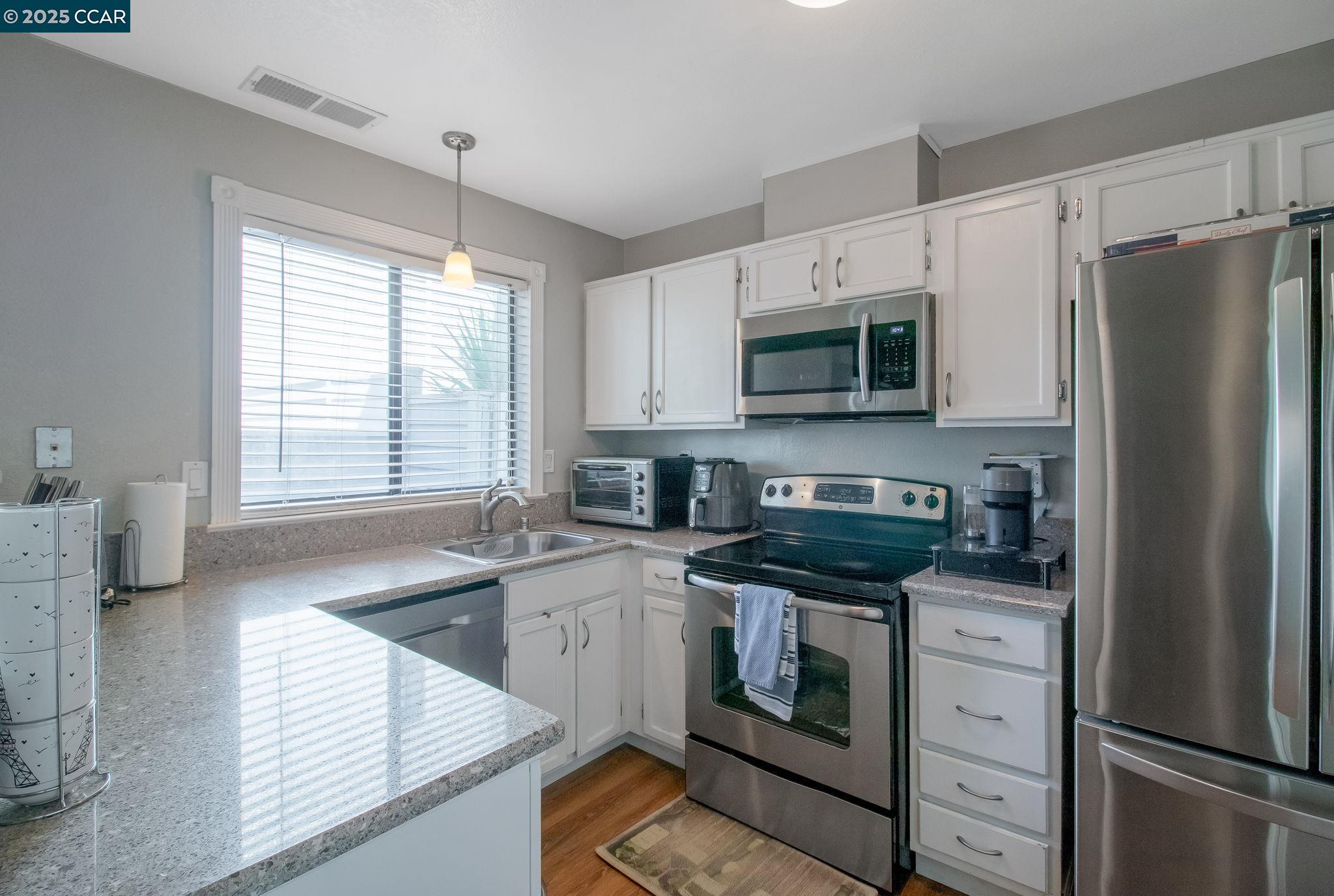 Detail Gallery Image 7 of 22 For 90 Elder Dr #C,  Pacheco,  CA 94553 - 2 Beds | 2 Baths