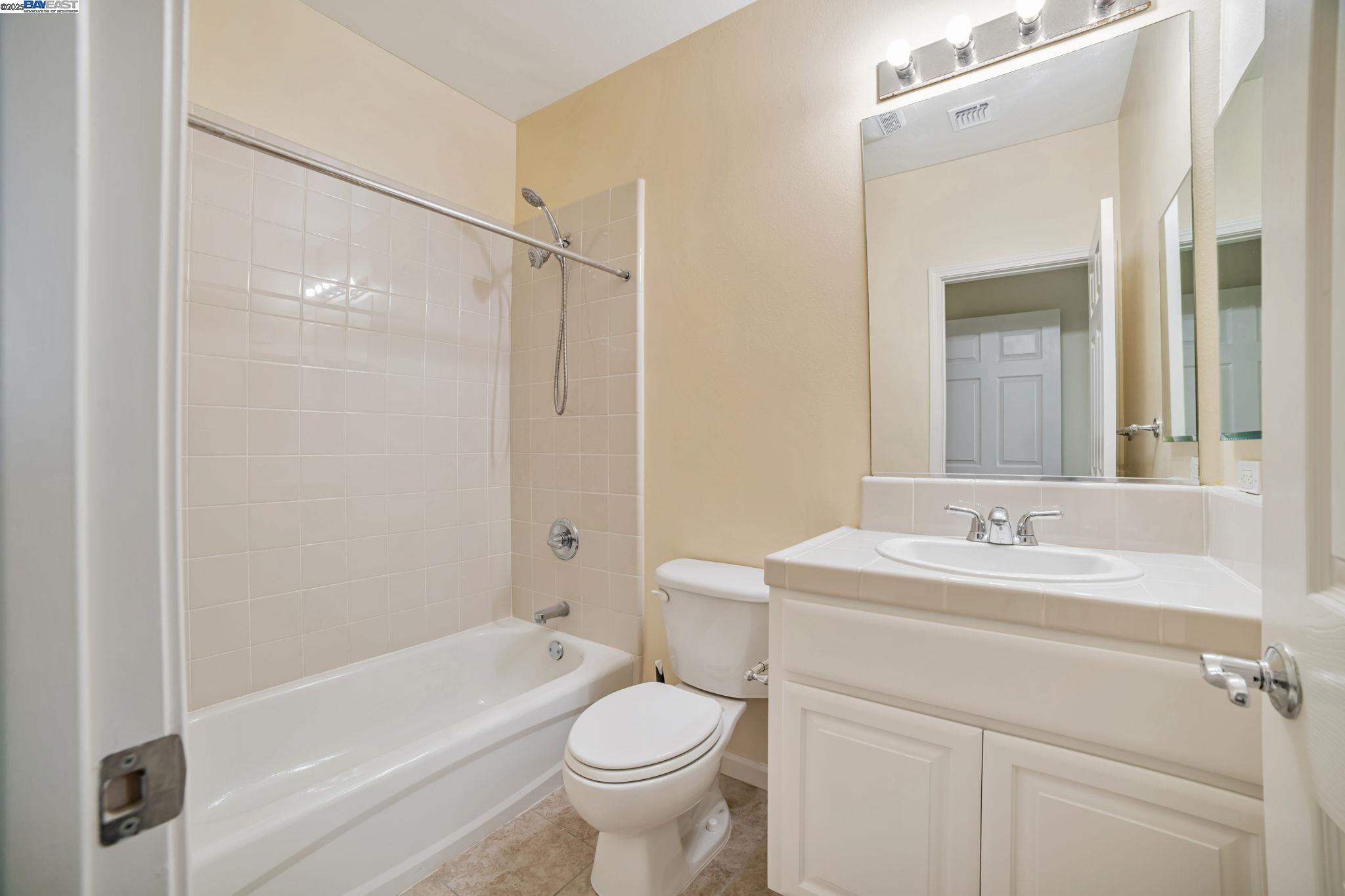 Detail Gallery Image 18 of 30 For 3290 Maguire Way #414,  Dublin,  CA 94568 - 2 Beds | 2/1 Baths