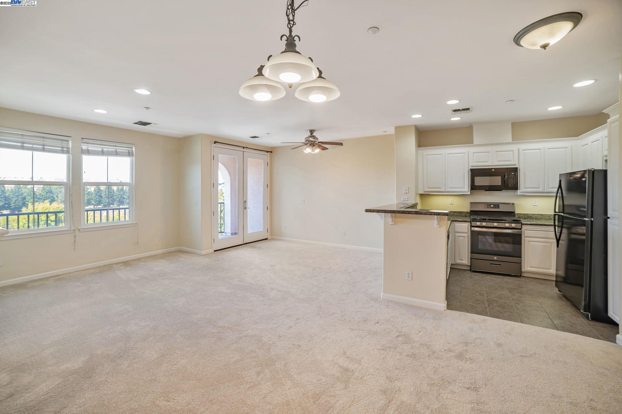 Detail Gallery Image 9 of 30 For 3290 Maguire Way #414,  Dublin,  CA 94568 - 2 Beds | 2/1 Baths