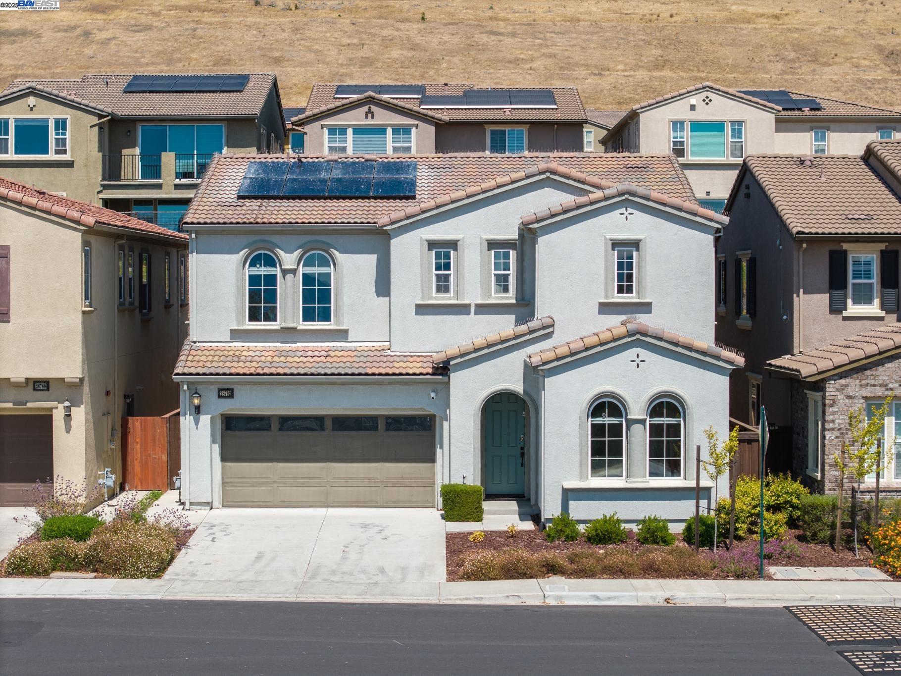 Detail Gallery Image 1 of 58 For 28792 Vista Grande Dr, Hayward,  CA 94544 - 4 Beds | 3 Baths