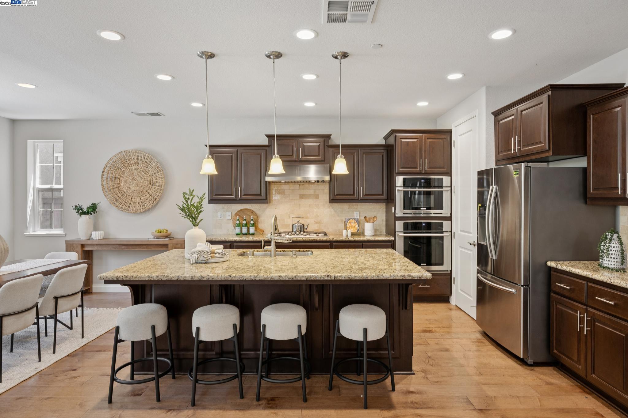 Detail Gallery Image 7 of 58 For 28792 Vista Grande Dr, Hayward,  CA 94544 - 4 Beds | 3 Baths