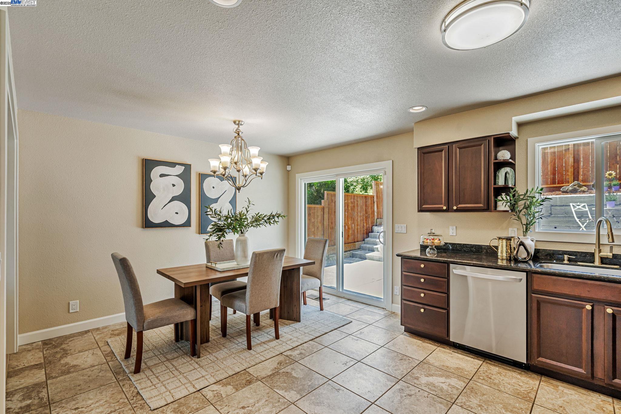 Detail Gallery Image 16 of 51 For 19477 Yuma Street, Castro Valley,  CA 94546-3238 - 3 Beds | 2 Baths