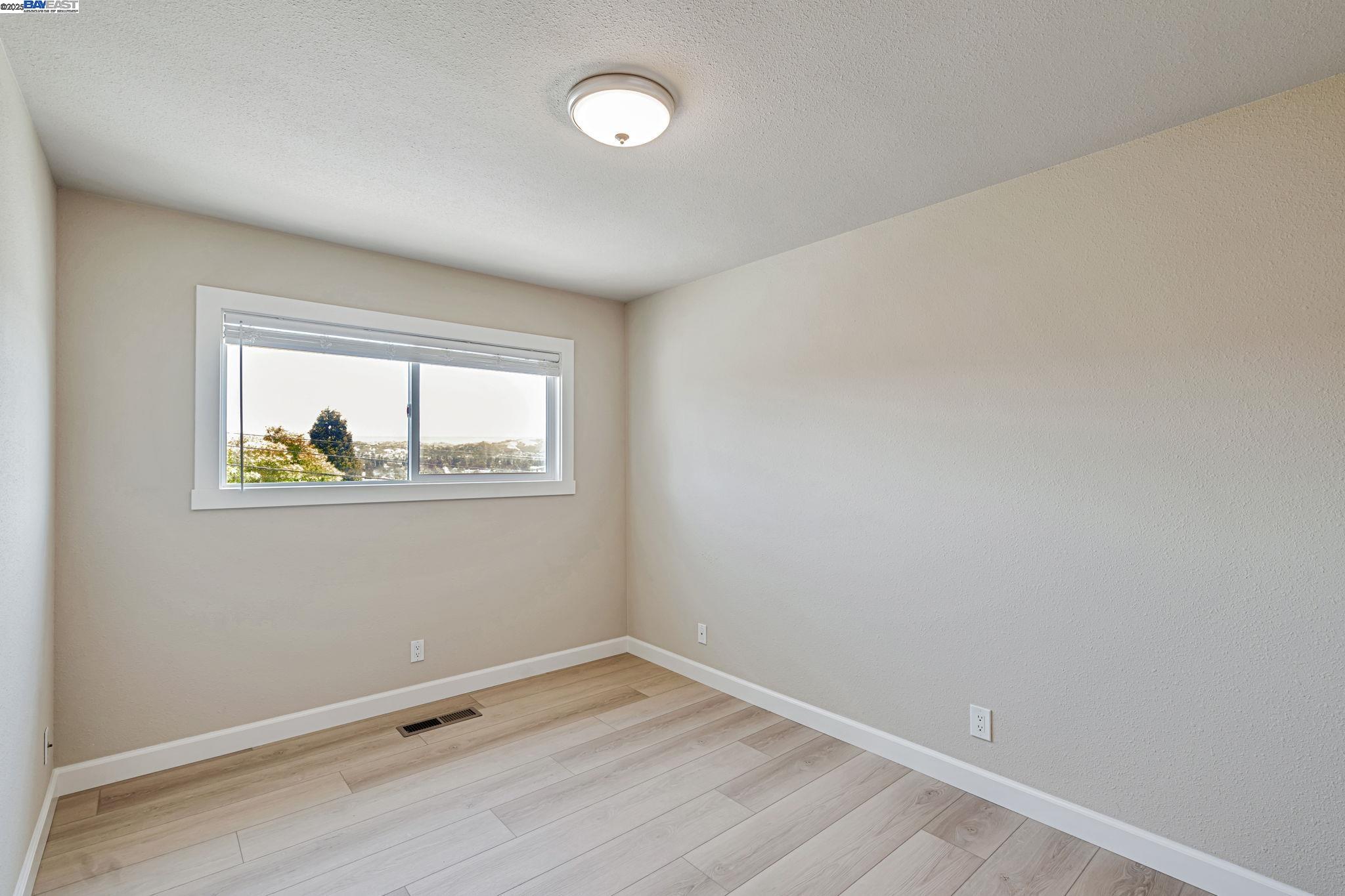 Detail Gallery Image 24 of 51 For 19477 Yuma Street, Castro Valley,  CA 94546-3238 - 3 Beds | 2 Baths