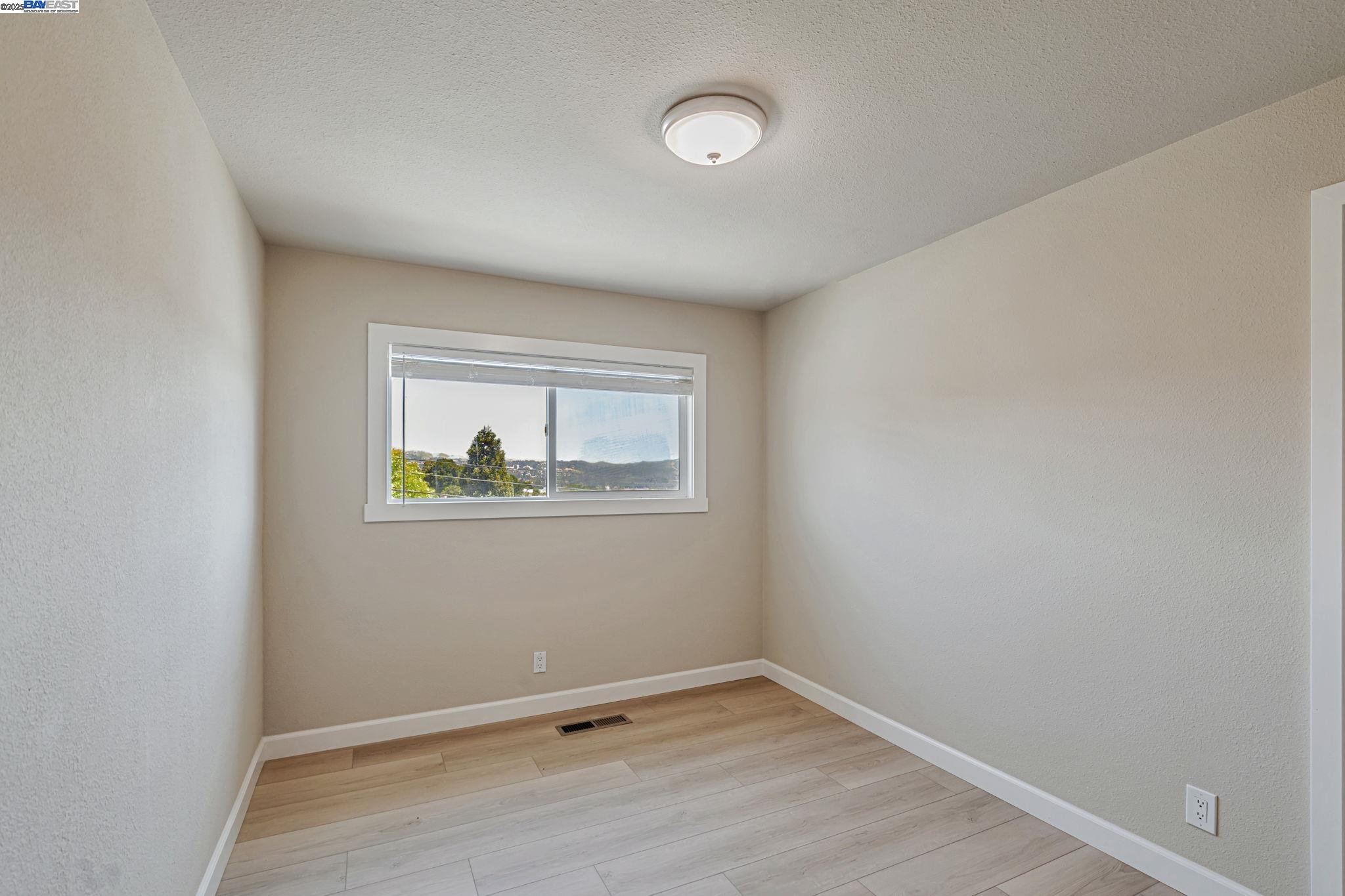 Detail Gallery Image 27 of 51 For 19477 Yuma Street, Castro Valley,  CA 94546-3238 - 3 Beds | 2 Baths