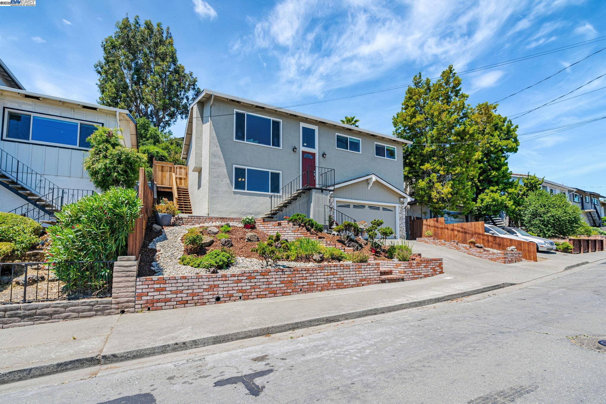 Detail Gallery Image 4 of 51 For 19477 Yuma Street, Castro Valley,  CA 94546-3238 - 3 Beds | 2 Baths