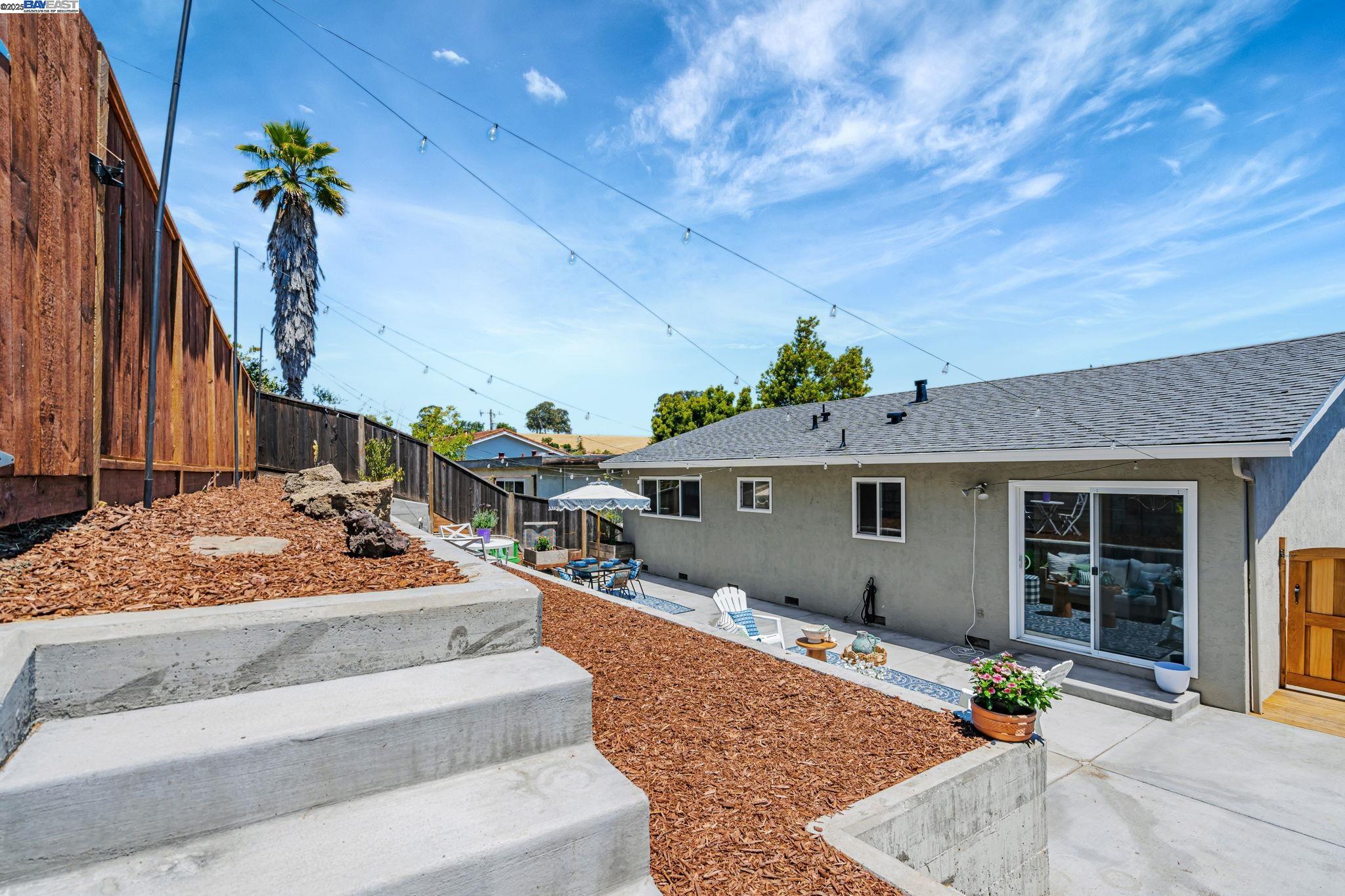 Detail Gallery Image 39 of 51 For 19477 Yuma Street, Castro Valley,  CA 94546-3238 - 3 Beds | 2 Baths