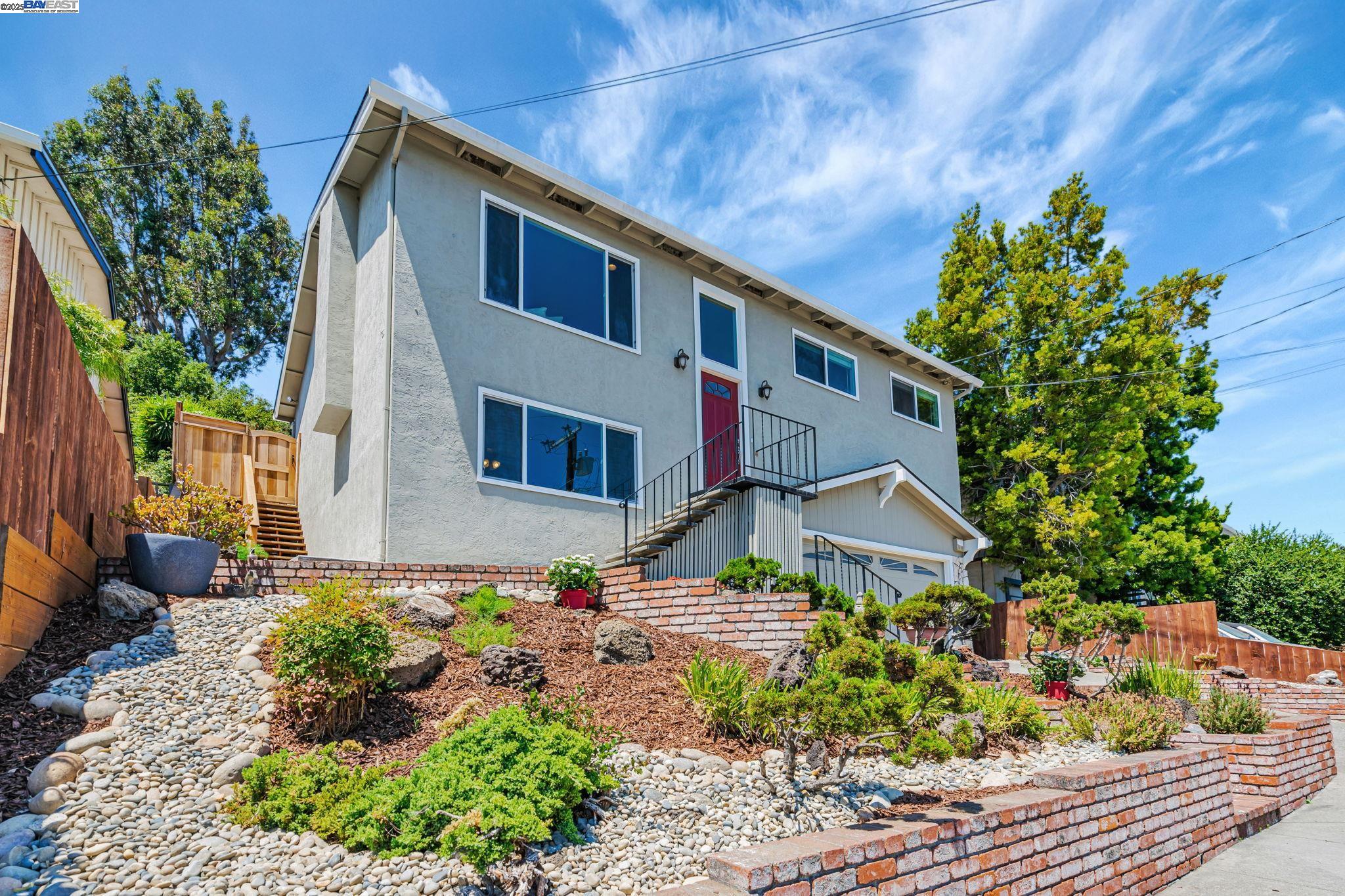 Detail Gallery Image 6 of 51 For 19477 Yuma Street, Castro Valley,  CA 94546-3238 - 3 Beds | 2 Baths