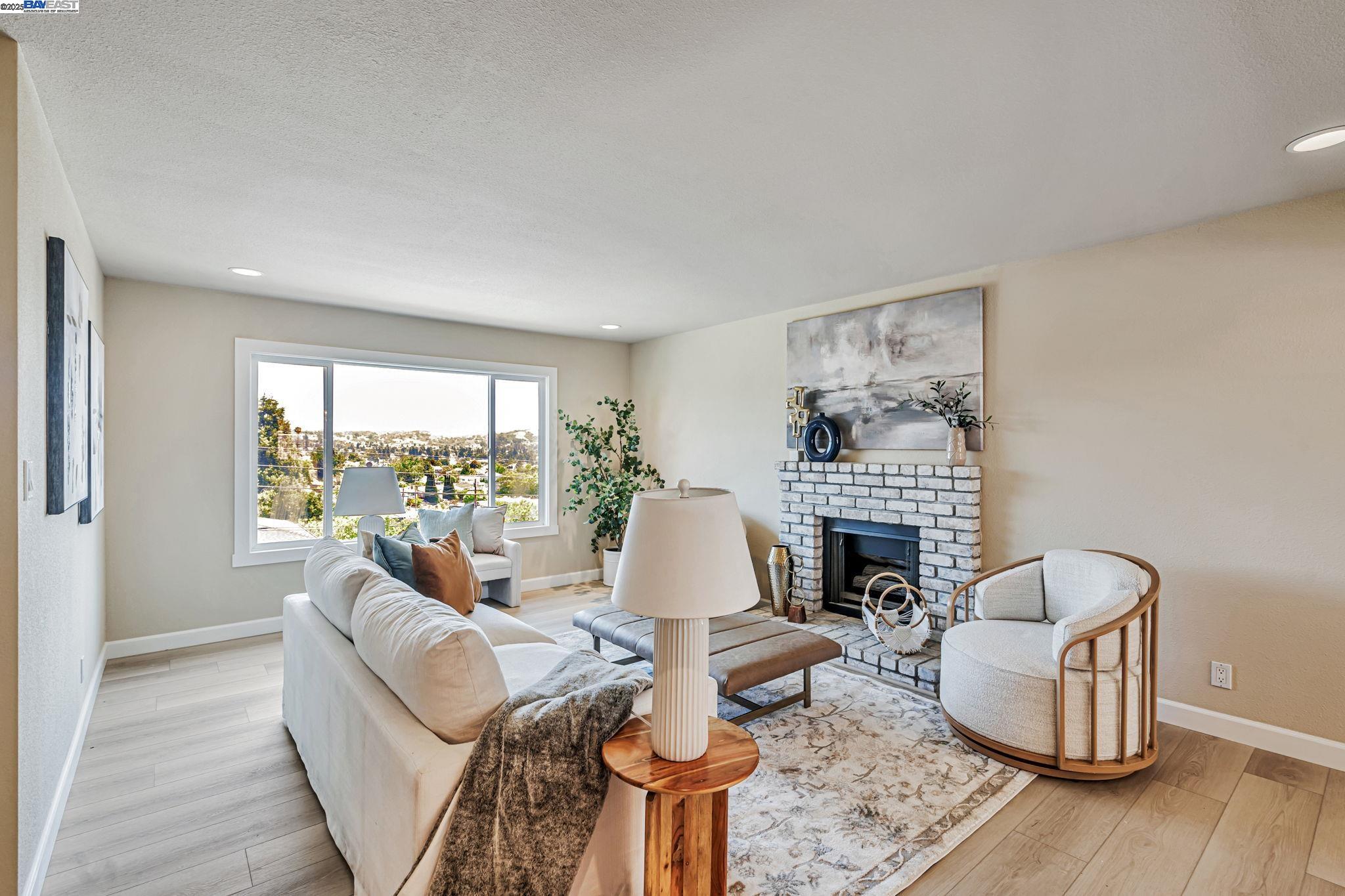 Detail Gallery Image 7 of 51 For 19477 Yuma Street, Castro Valley,  CA 94546-3238 - 3 Beds | 2 Baths