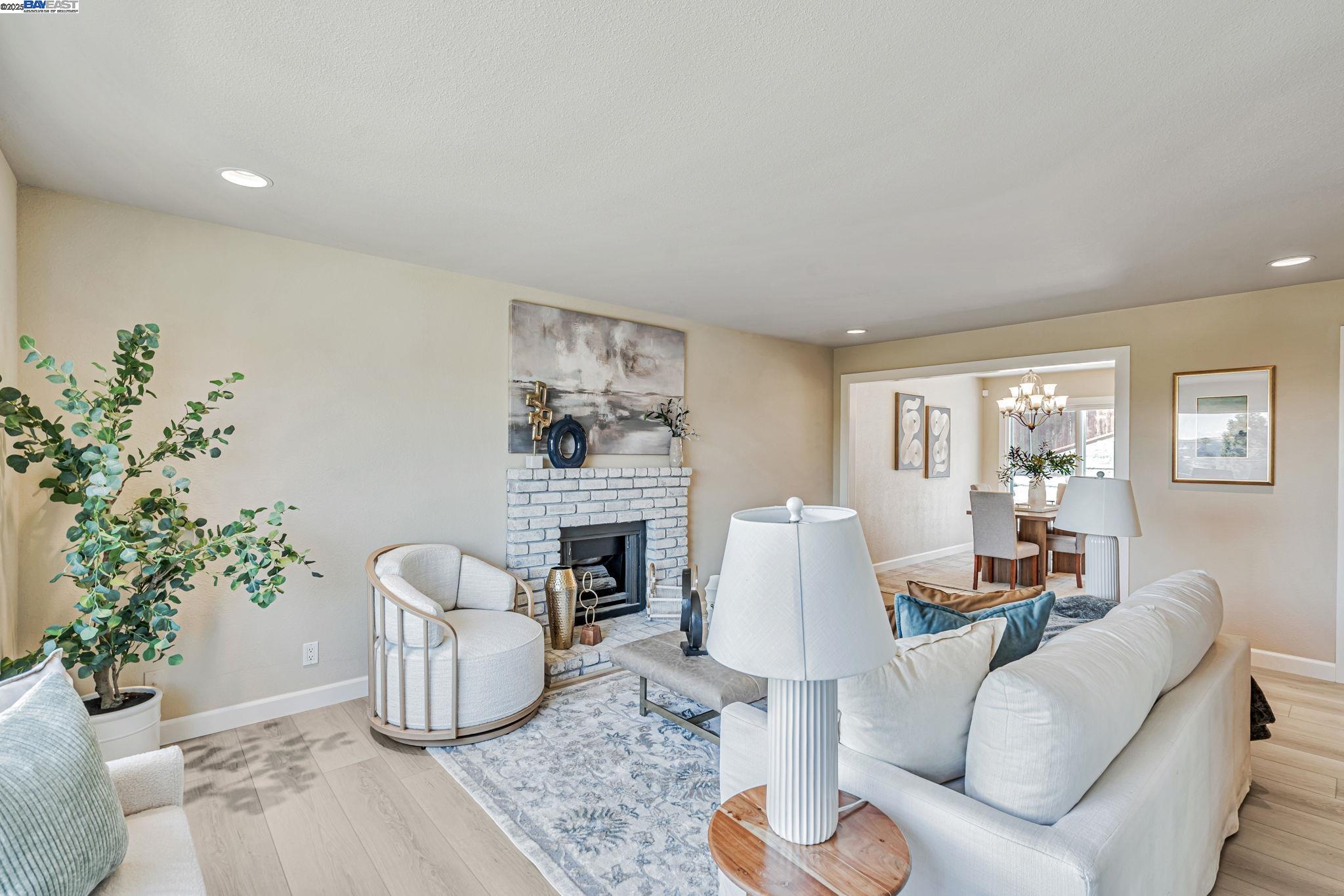 Detail Gallery Image 8 of 51 For 19477 Yuma Street, Castro Valley,  CA 94546-3238 - 3 Beds | 2 Baths