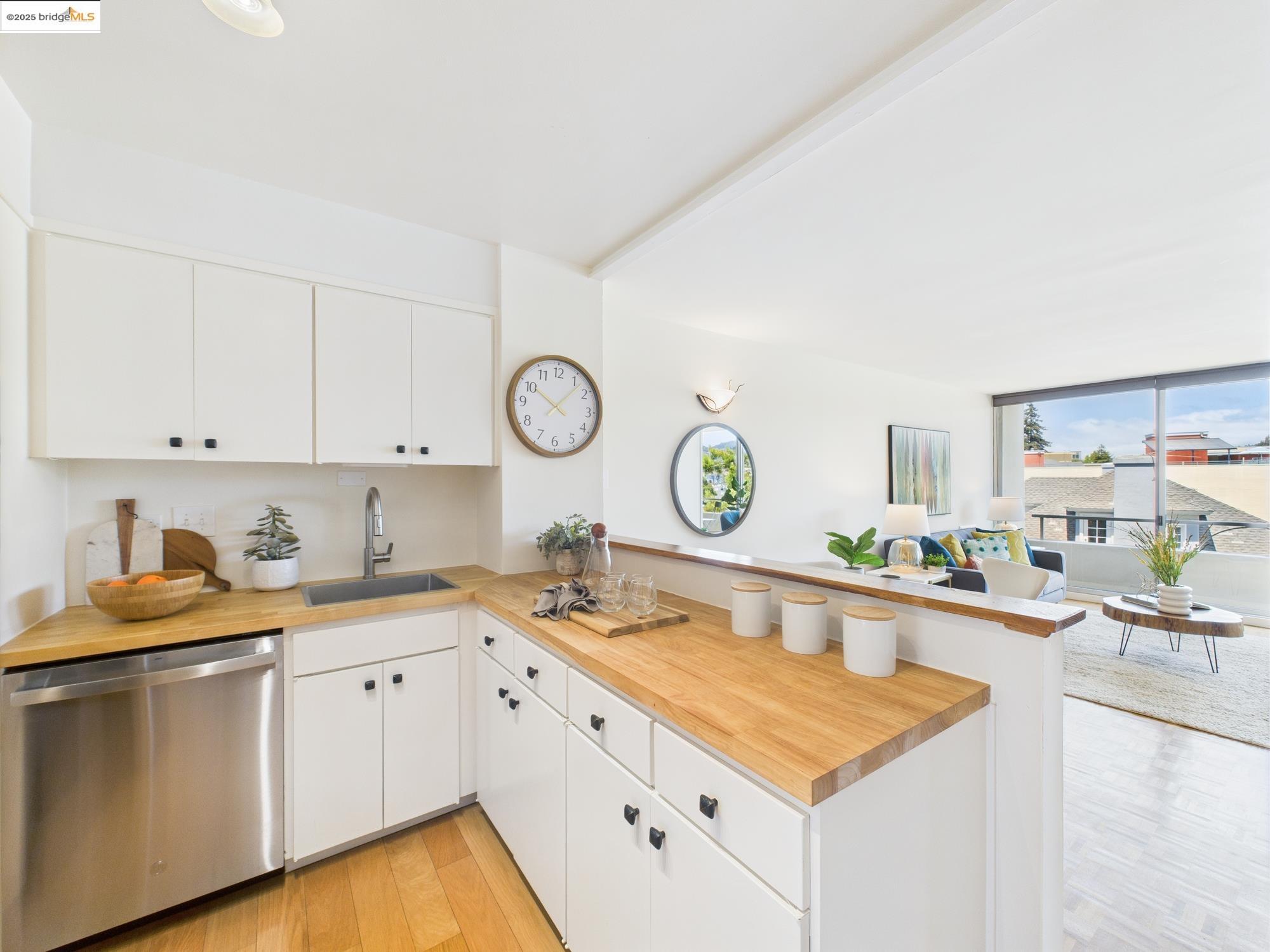 Photo #11: 41105170 Listing: Photo #11