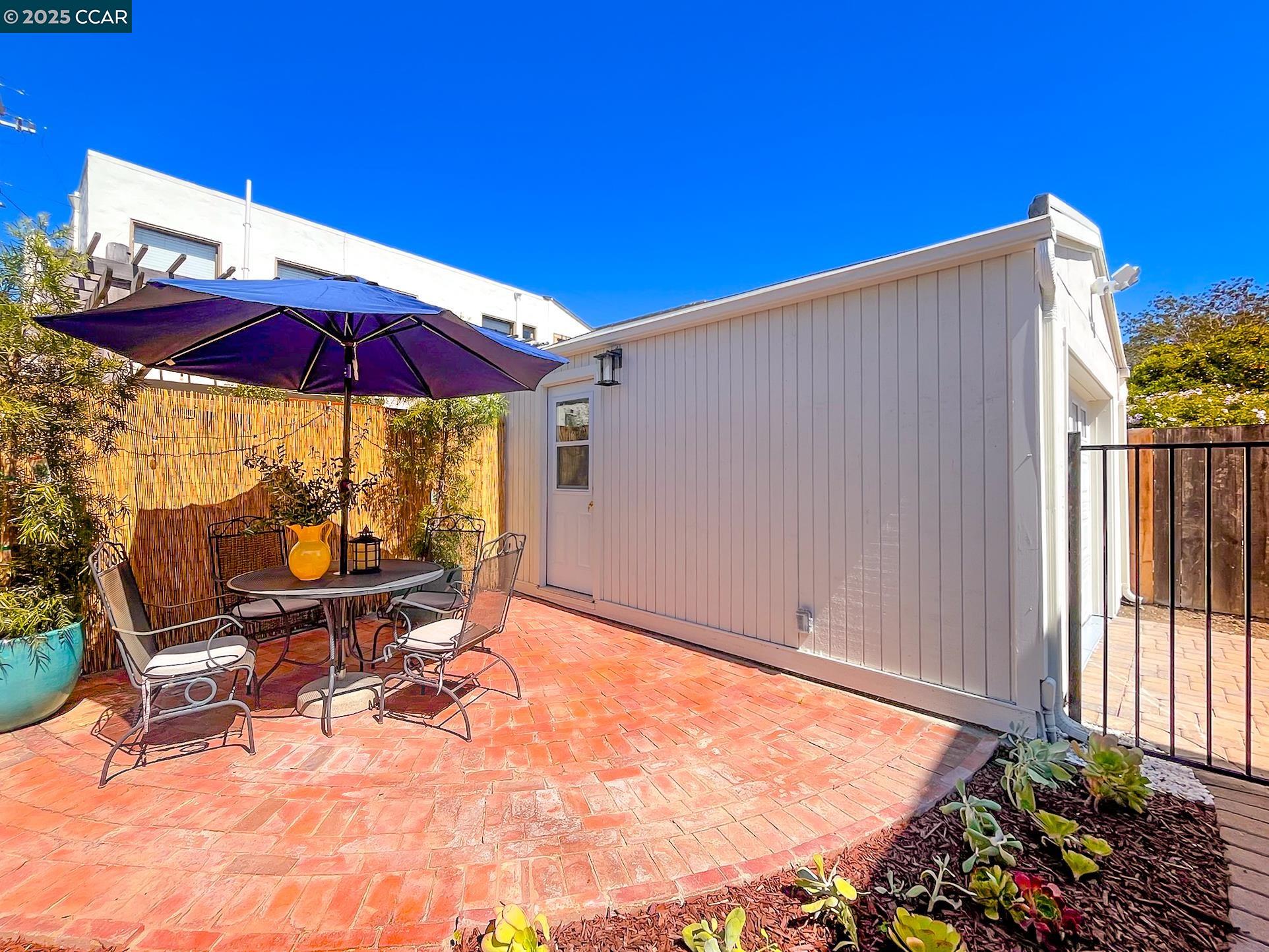 Detail Gallery Image 47 of 51 For 3438 Guido St, Oakland,  CA 94602 - 2 Beds | 1 Baths