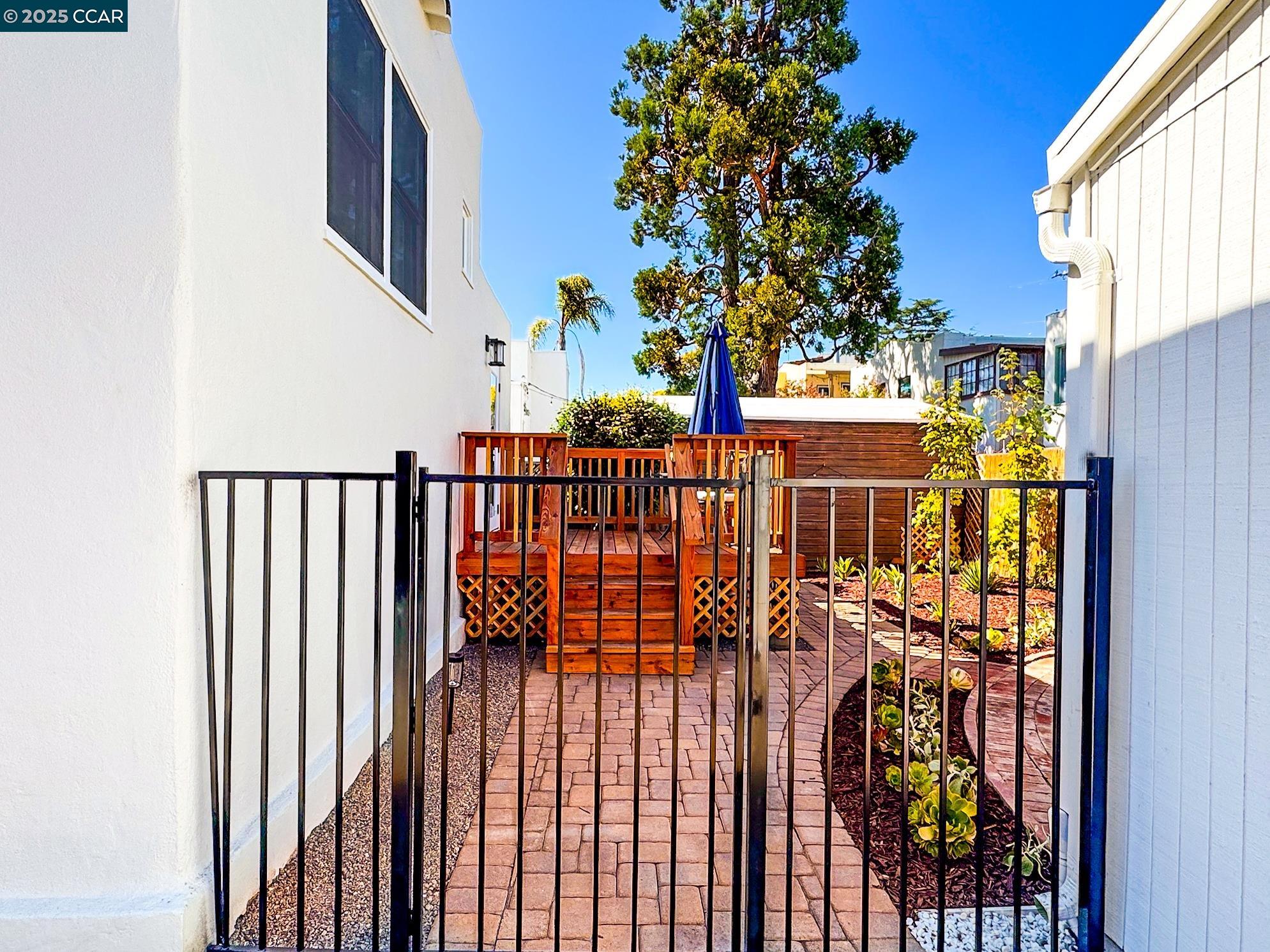 Detail Gallery Image 48 of 51 For 3438 Guido St, Oakland,  CA 94602 - 2 Beds | 1 Baths