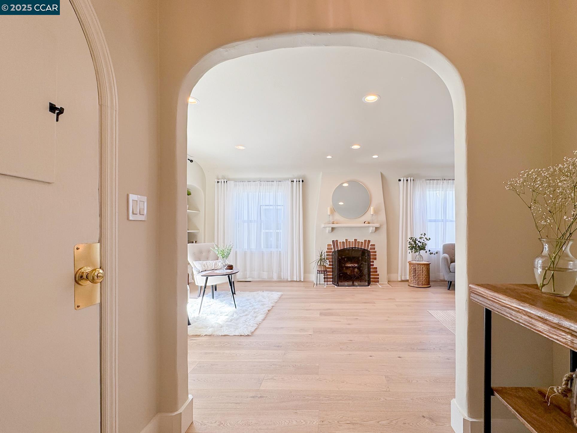 Detail Gallery Image 7 of 51 For 3438 Guido St, Oakland,  CA 94602 - 2 Beds | 1 Baths