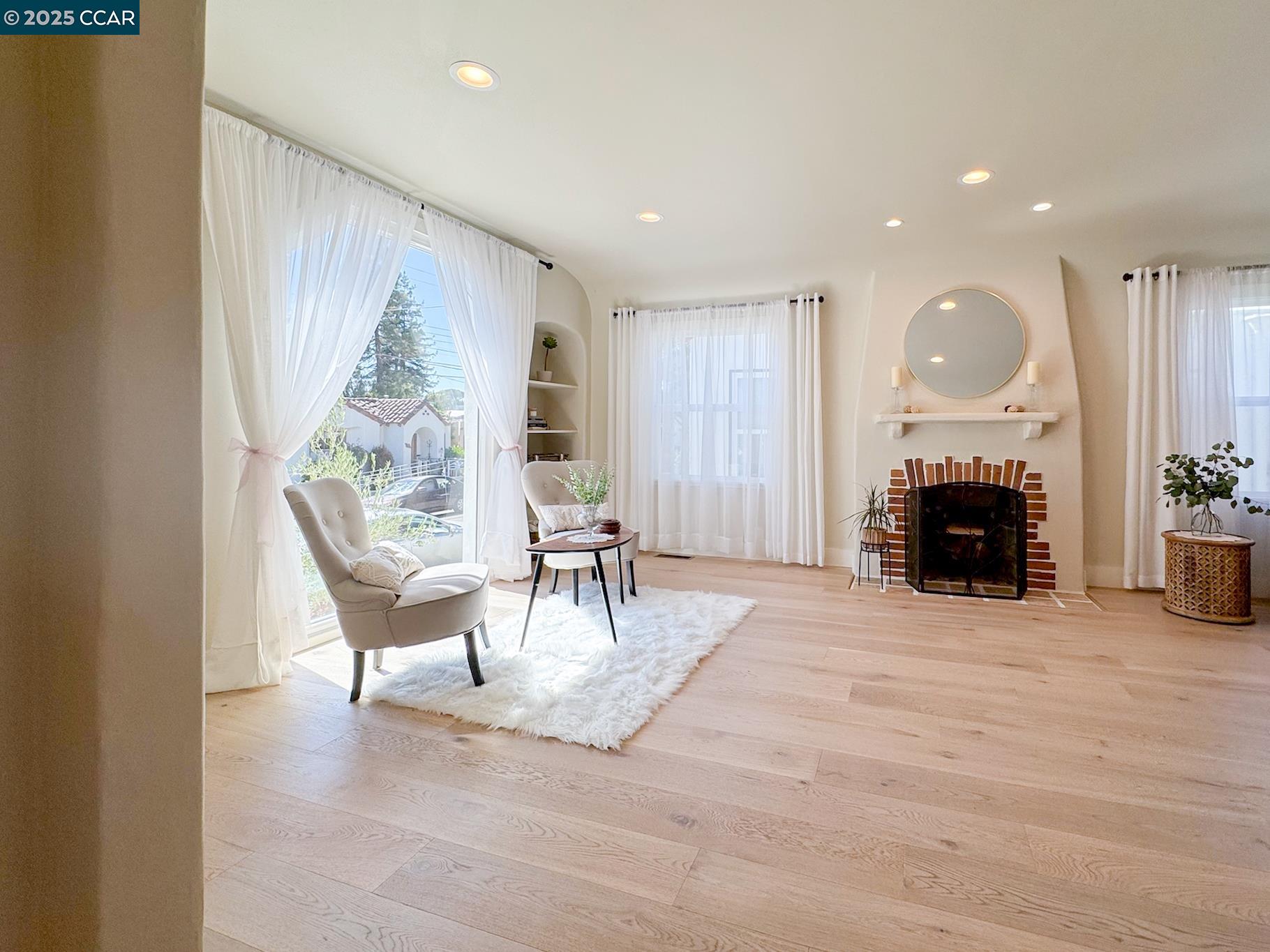 Detail Gallery Image 8 of 51 For 3438 Guido St, Oakland,  CA 94602 - 2 Beds | 1 Baths
