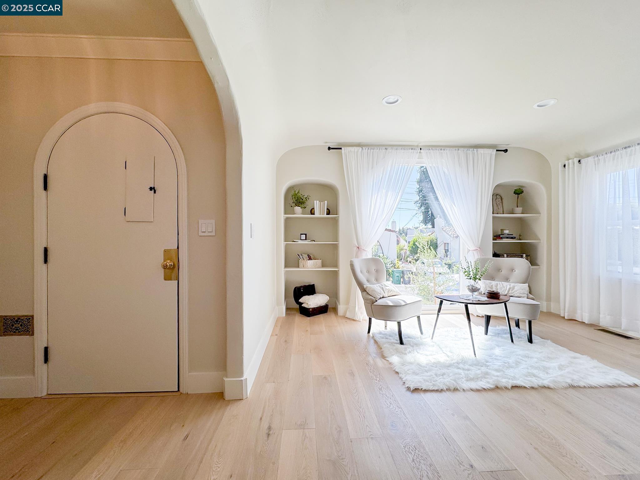 Detail Gallery Image 9 of 51 For 3438 Guido St, Oakland,  CA 94602 - 2 Beds | 1 Baths