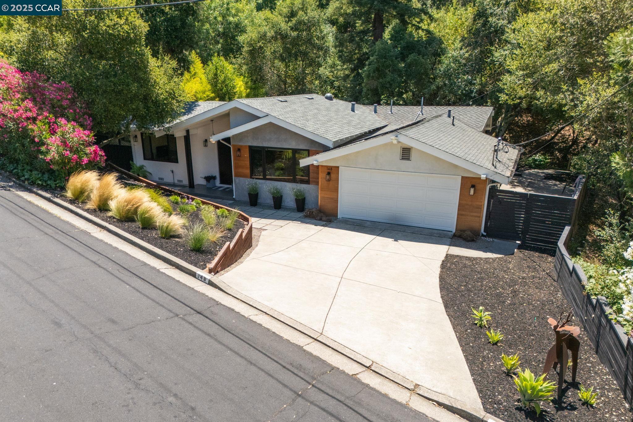 Detail Gallery Image 4 of 50 For 148 Draeger Drive, Moraga,  CA 94556 - 4 Beds | 2/1 Baths