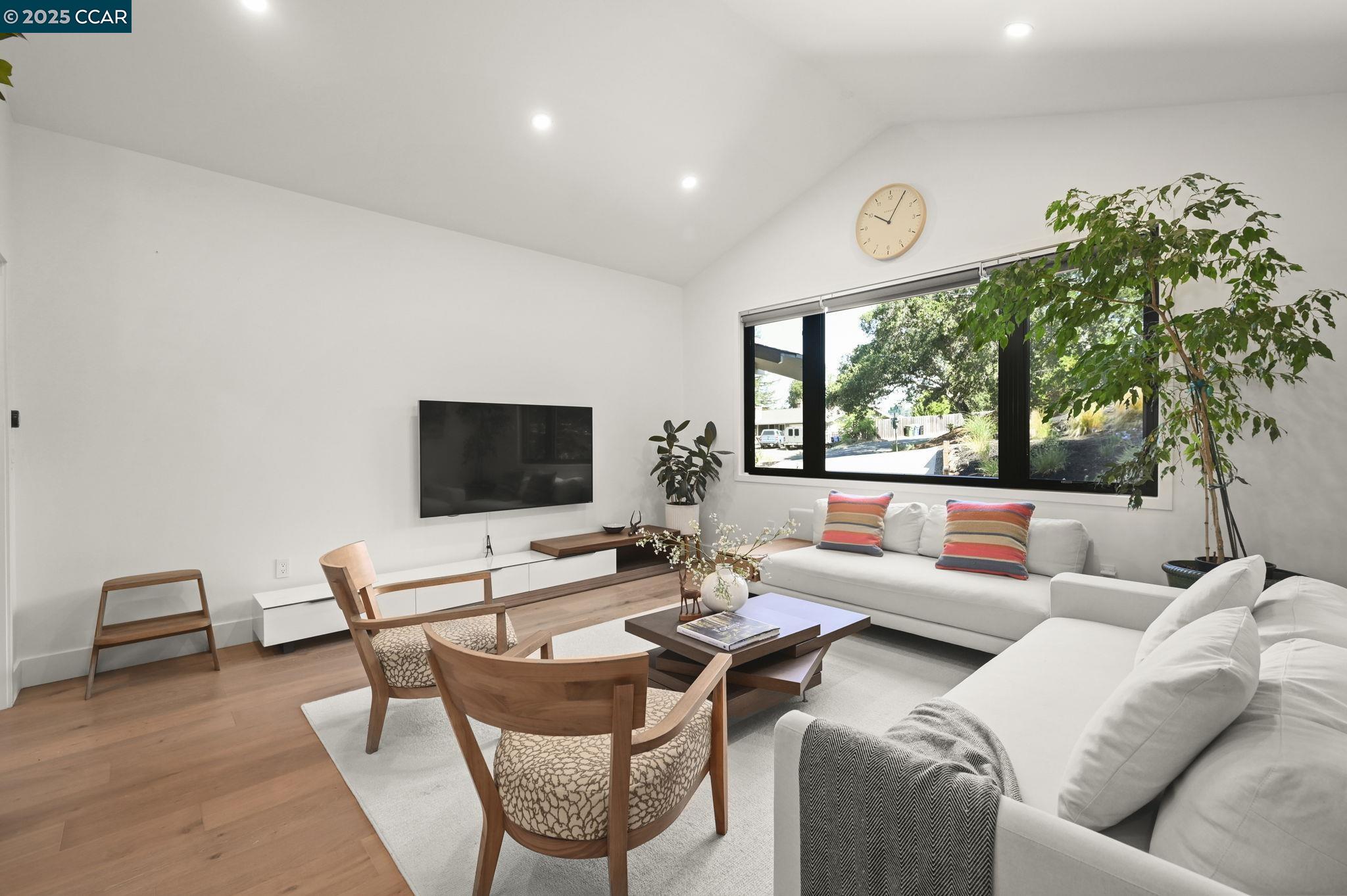 Detail Gallery Image 9 of 50 For 148 Draeger Drive, Moraga,  CA 94556 - 4 Beds | 2/1 Baths
