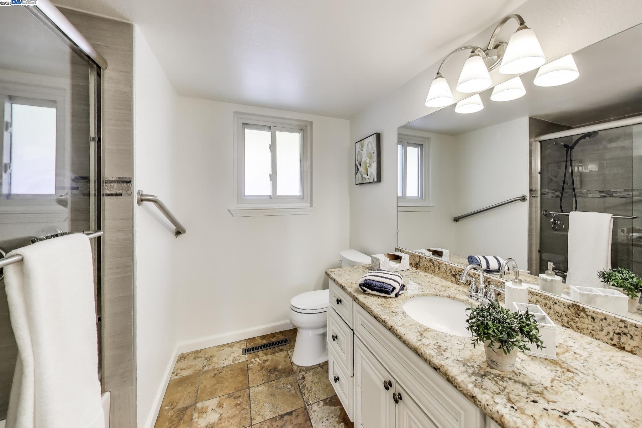 Detail Gallery Image 24 of 44 For 16660 Winding Blvd, San Leandro,  CA 94578 - 4 Beds | 3 Baths