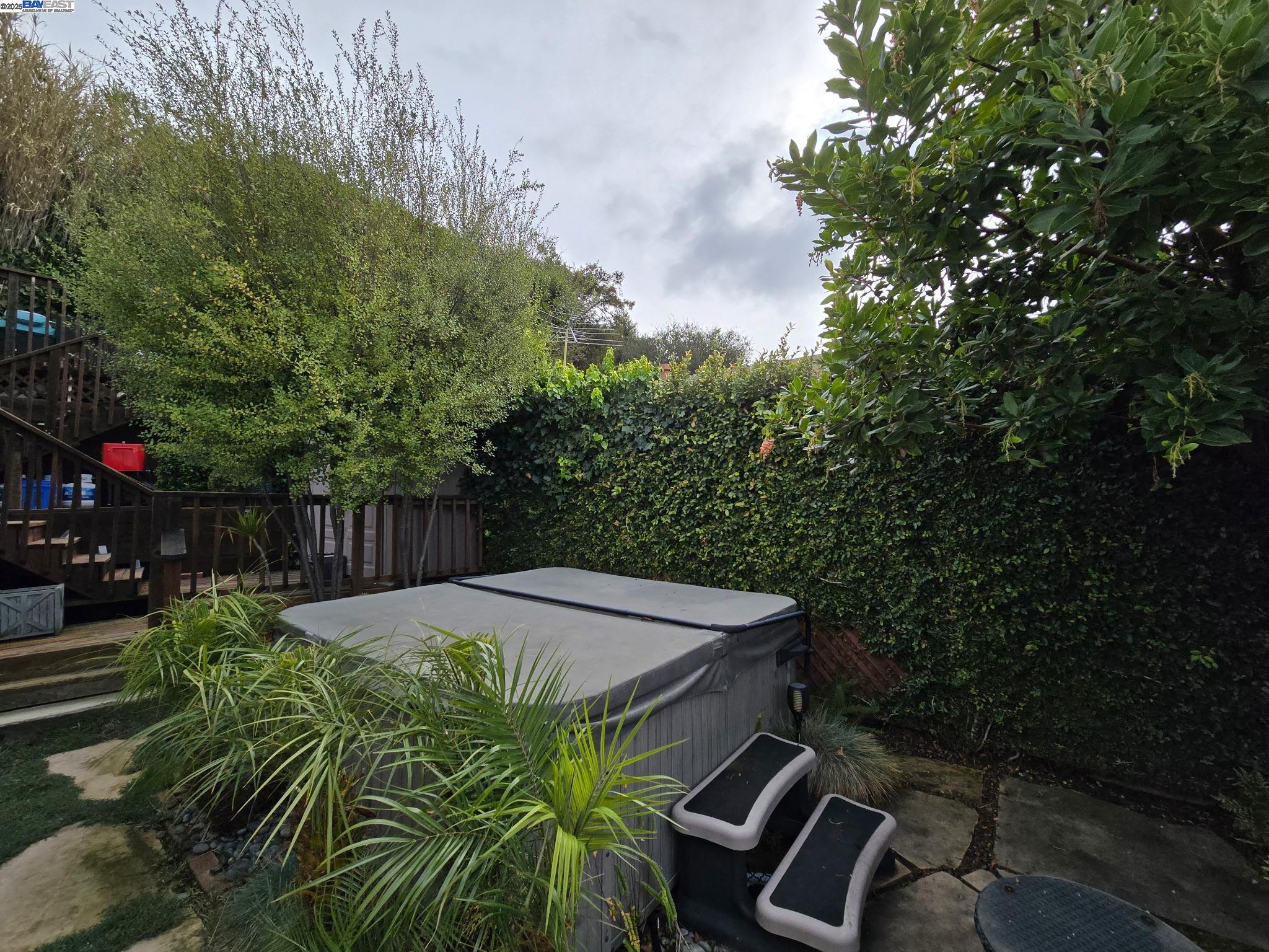 Detail Gallery Image 26 of 44 For 16660 Winding Blvd, San Leandro,  CA 94578 - 4 Beds | 3 Baths