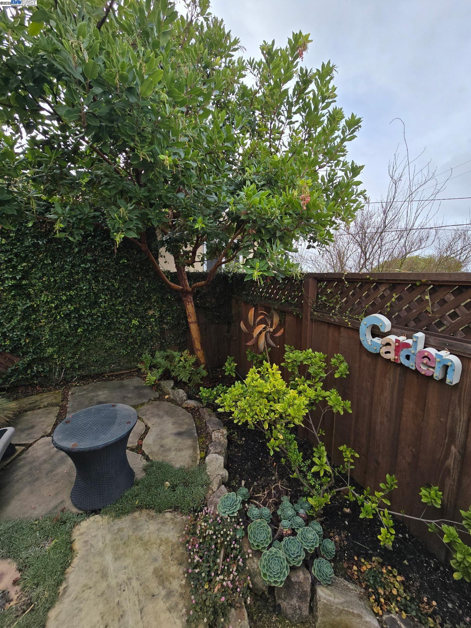 Detail Gallery Image 27 of 44 For 16660 Winding Blvd, San Leandro,  CA 94578 - 4 Beds | 3 Baths