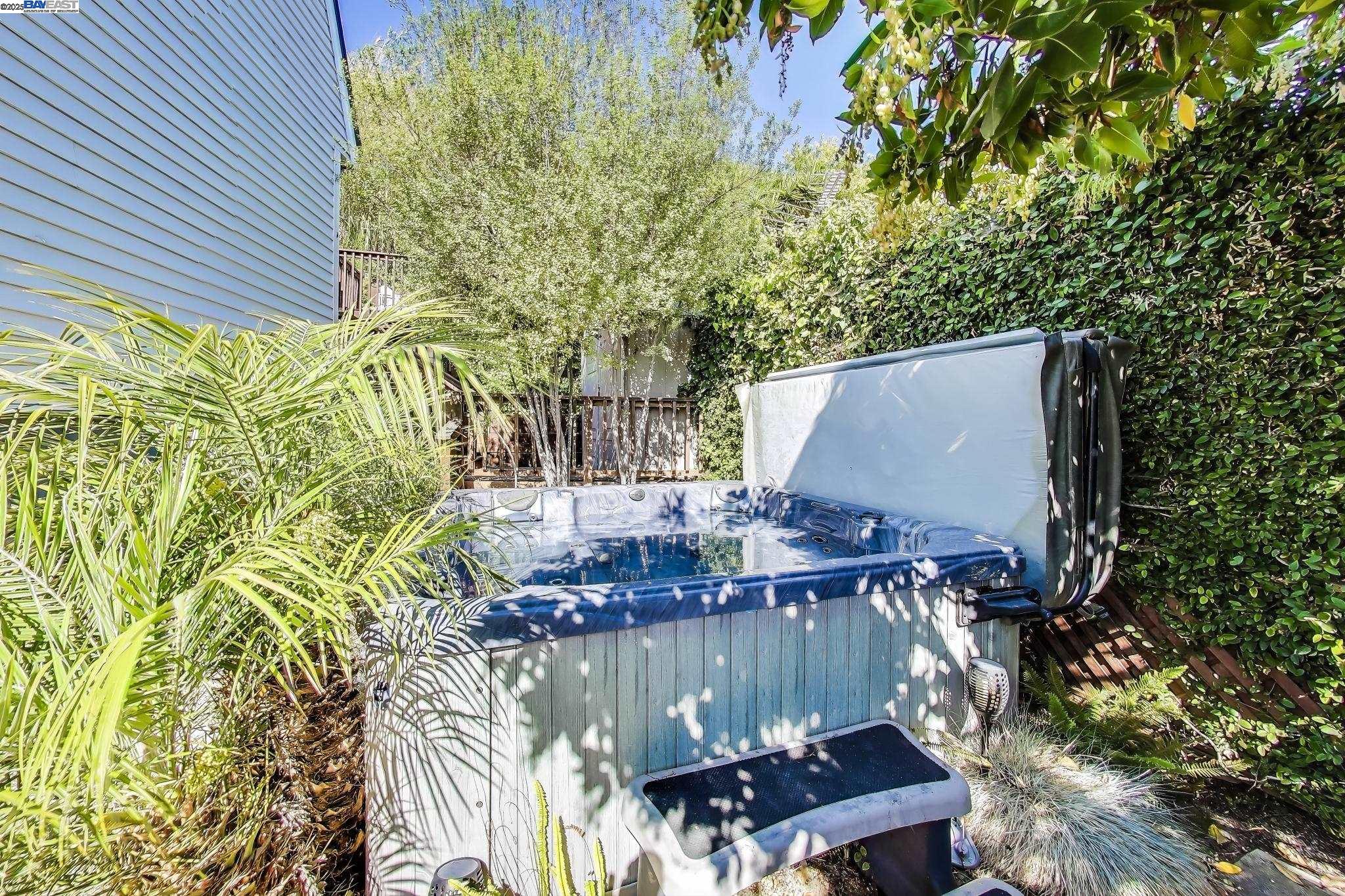 Detail Gallery Image 28 of 44 For 16660 Winding Blvd, San Leandro,  CA 94578 - 4 Beds | 3 Baths