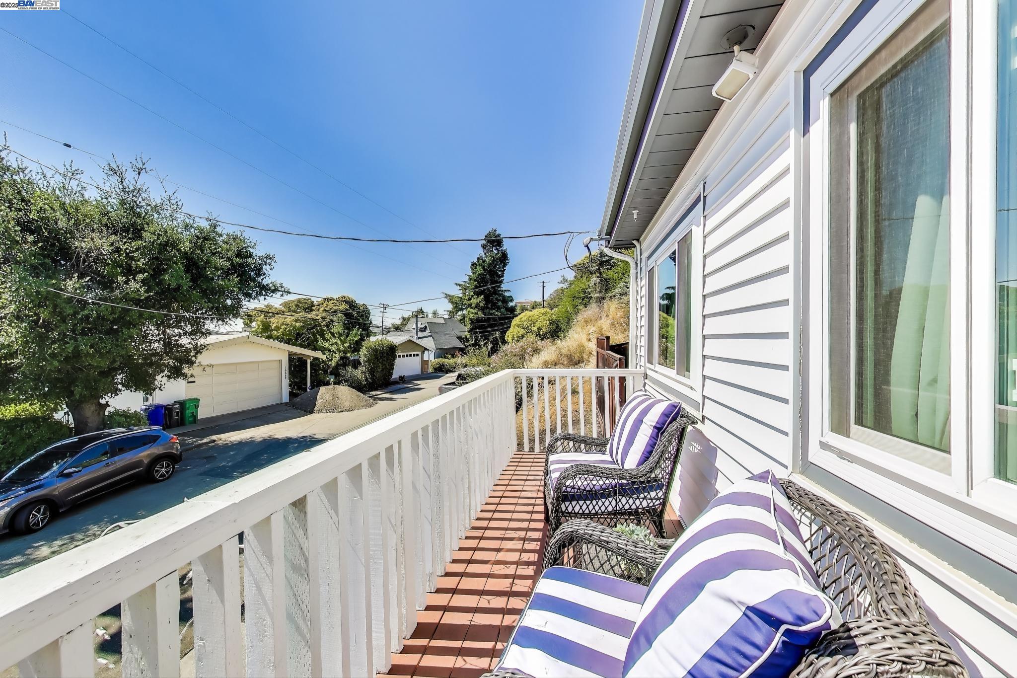 Detail Gallery Image 43 of 44 For 16660 Winding Blvd, San Leandro,  CA 94578 - 4 Beds | 3 Baths