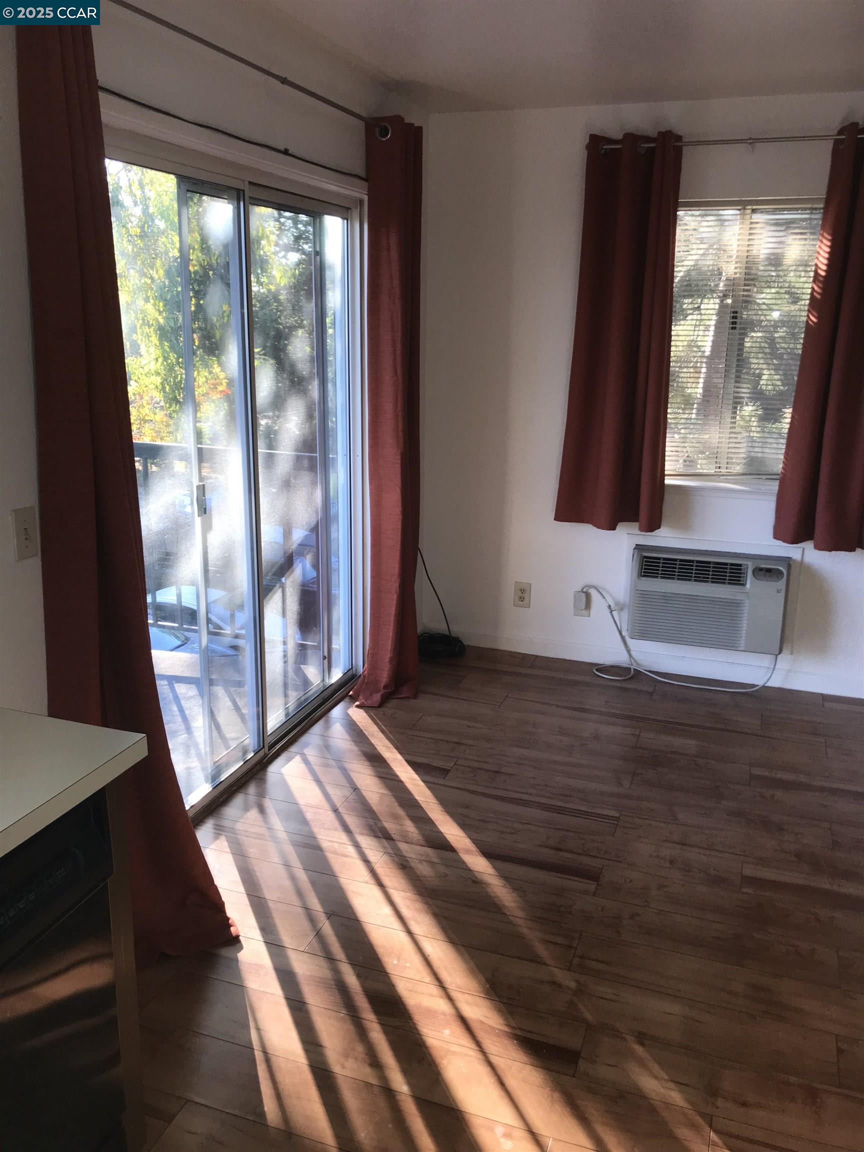 Detail Gallery Image 14 of 21 For 1971 Bonifacio St #6,  Concord,  CA 94520 - 1 Beds | 1 Baths