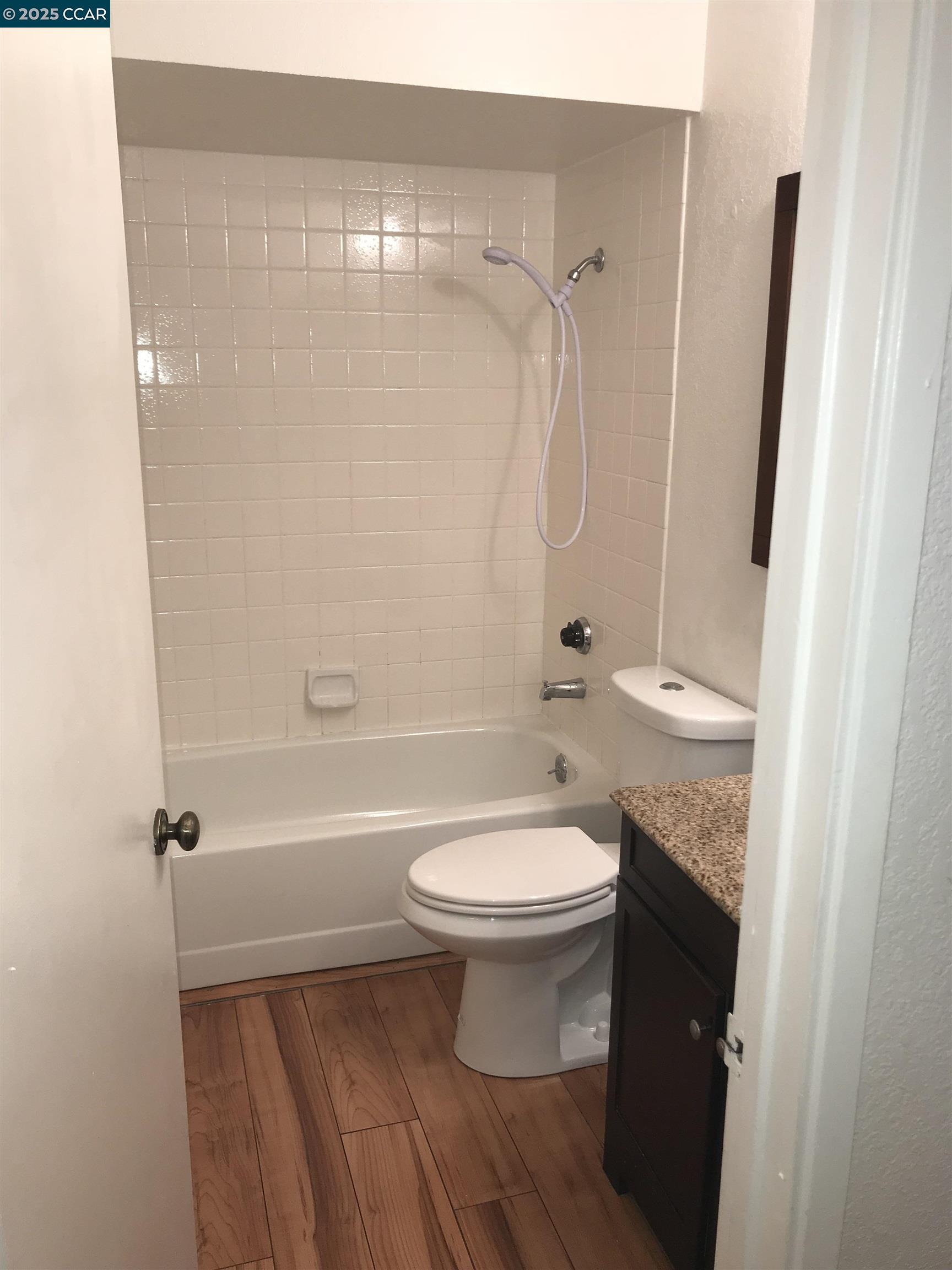 Detail Gallery Image 8 of 21 For 1971 Bonifacio St #6,  Concord,  CA 94520 - 1 Beds | 1 Baths
