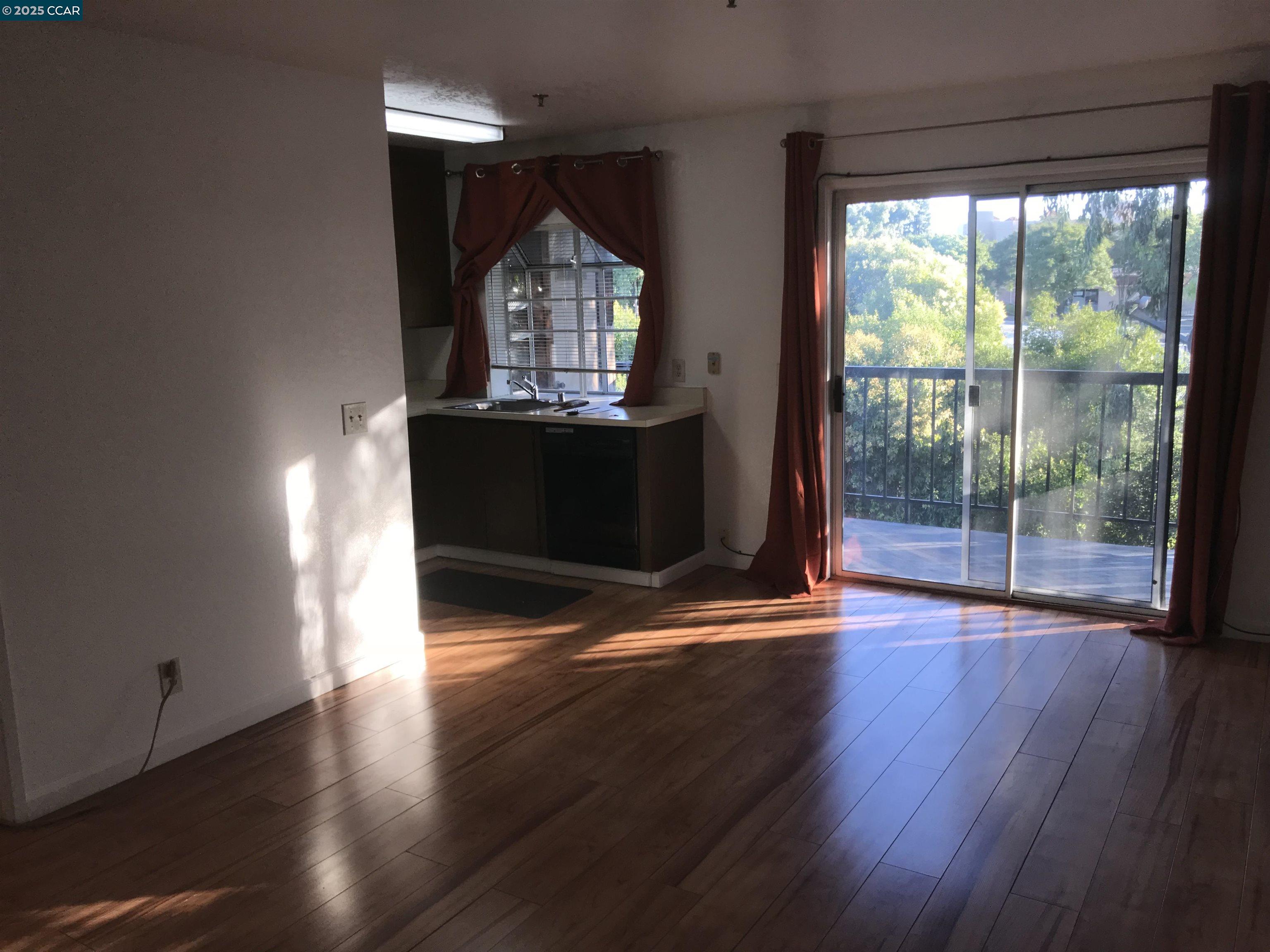 Detail Gallery Image 9 of 21 For 1971 Bonifacio St #6,  Concord,  CA 94520 - 1 Beds | 1 Baths