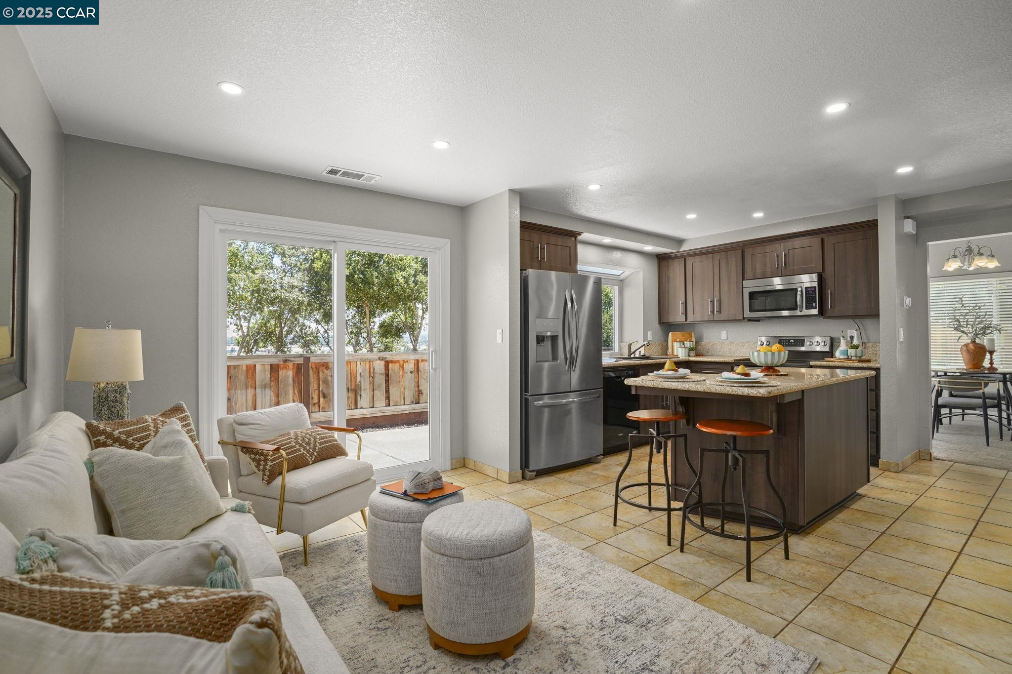 Detail Gallery Image 13 of 31 For 2132 Rock Pass Pl, Martinez,  CA 94553 - 3 Beds | 2/1 Baths