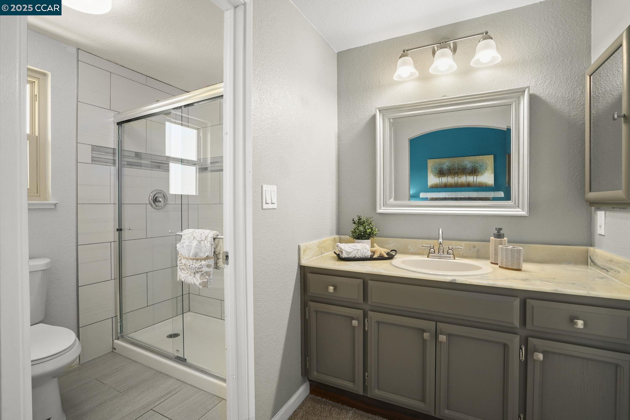 Detail Gallery Image 17 of 31 For 2132 Rock Pass Pl, Martinez,  CA 94553 - 3 Beds | 2/1 Baths