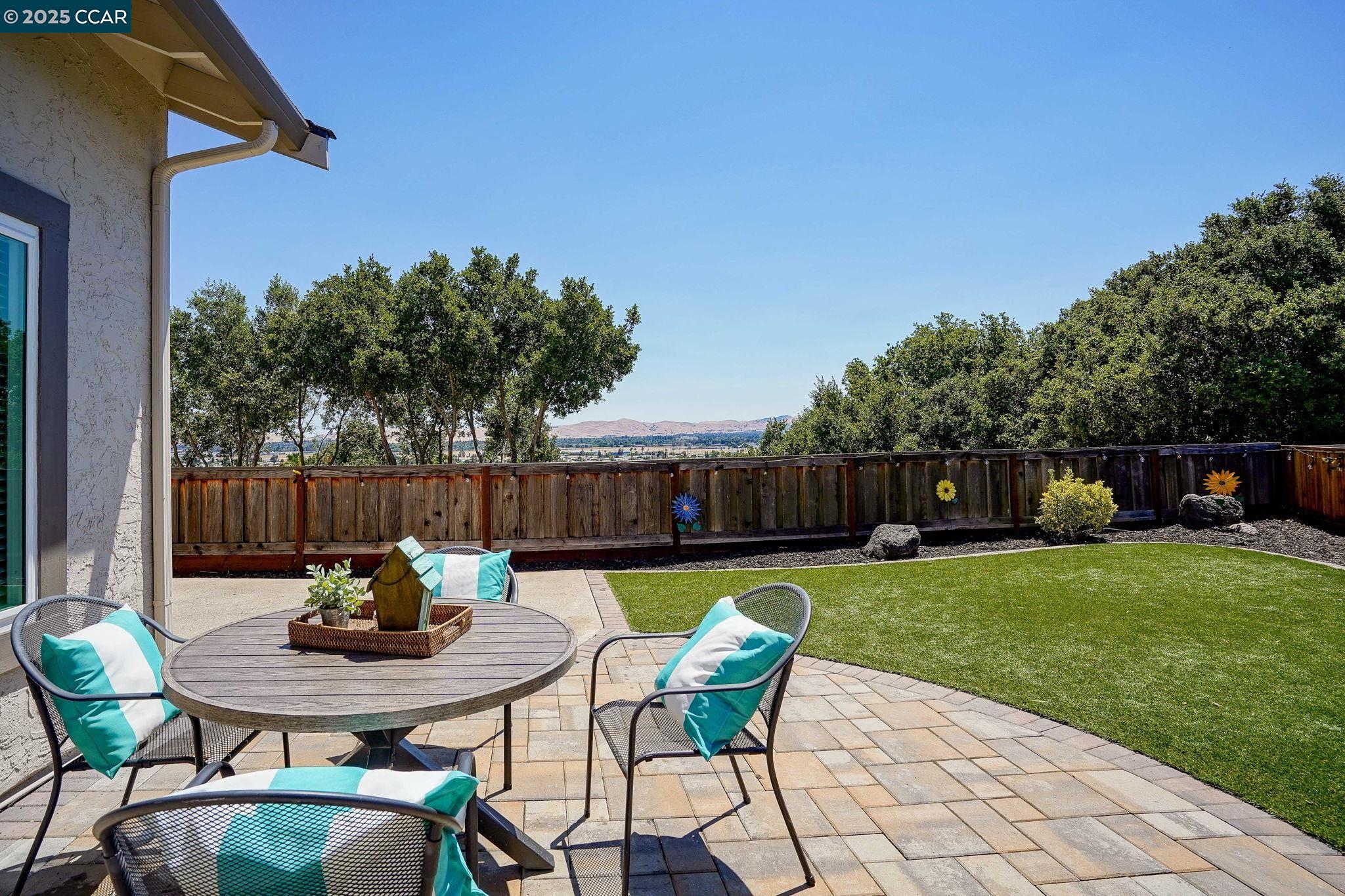 Detail Gallery Image 25 of 31 For 2132 Rock Pass Pl, Martinez,  CA 94553 - 3 Beds | 2/1 Baths