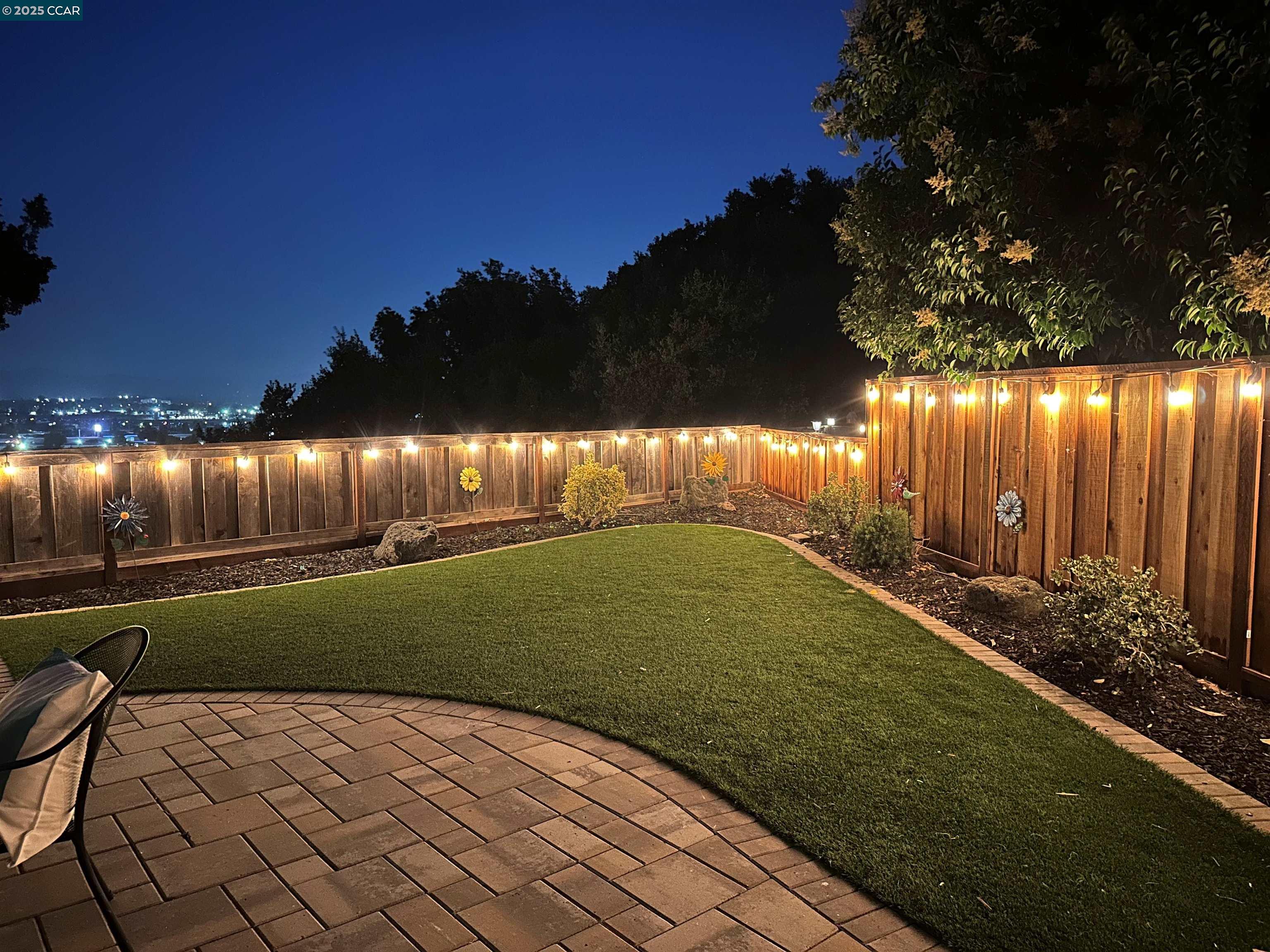 Detail Gallery Image 4 of 31 For 2132 Rock Pass Pl, Martinez,  CA 94553 - 3 Beds | 2/1 Baths