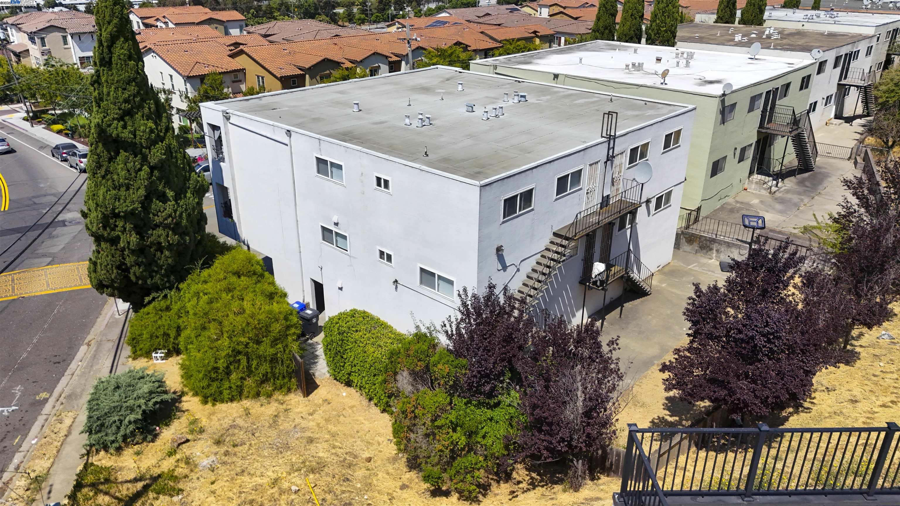 Detail Gallery Image 4 of 19 For 16320 Saratoga St, San Leandro,  CA 94578 - – Beds | – Baths