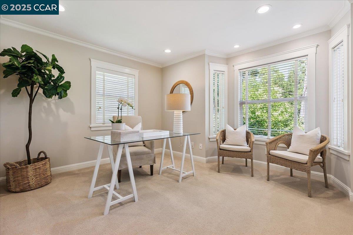 Detail Gallery Image 23 of 44 For 121 Meadow View Rd, Orinda,  CA 94563-3249 - 5 Beds | 3 Baths